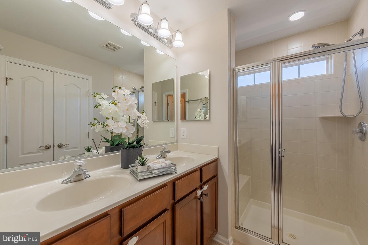 20657 MAITLAND TER, ASHBURN, Virginia 20147, 3 Bedrooms Bedrooms, ,3 BathroomsBathrooms,Residential,For sale,20657 MAITLAND TER,VALO2110556 MLS # VALO2110556