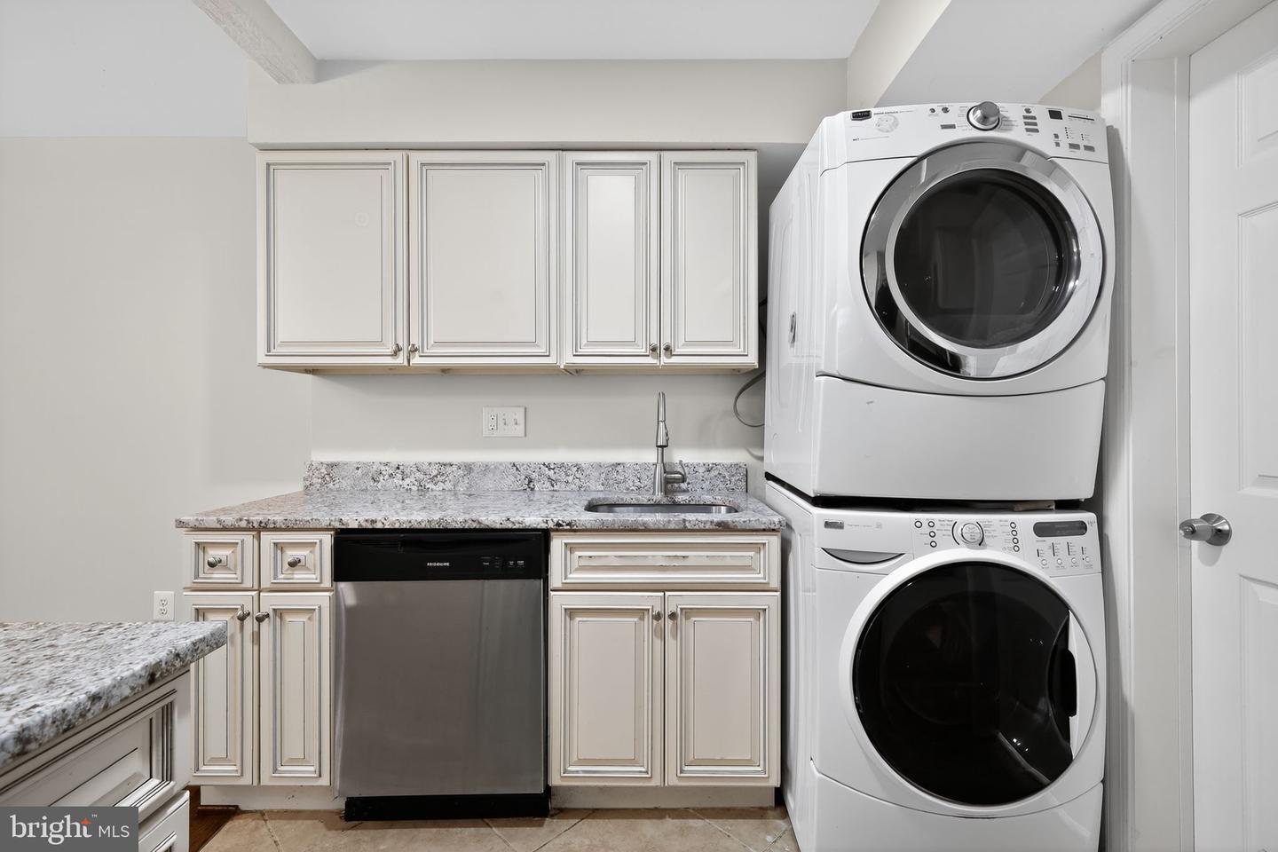 1043 MARGATE CT #1043A, STERLING, Virginia 20164, 3 Bedrooms Bedrooms, ,2 BathroomsBathrooms,Residential,For sale,1043 MARGATE CT #1043A,VALO2110568 MLS # VALO2110568 1043 MARGATE CT #1043A, STERLING, Virginia 20164, 3 Bedrooms Bedrooms, ,2 BathroomsBathrooms,Residential,For sale,1043 MARGATE CT #1043A,VALO2110568 MLS # VALO2110568