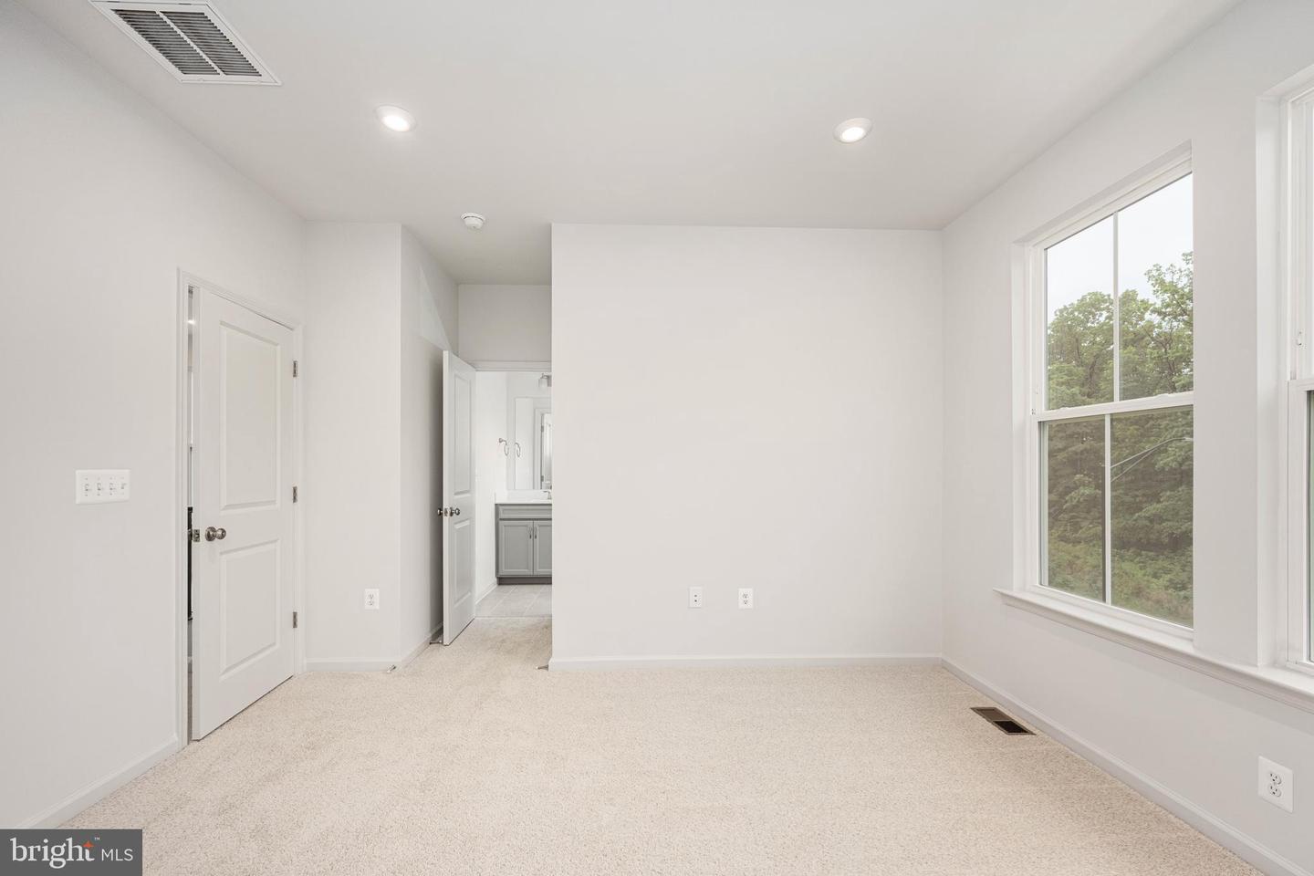 10114 QUEENS WAY, MANASSAS, Virginia 20110, 4 Bedrooms Bedrooms, ,3 BathroomsBathrooms,Residential,For sale,10114 QUEENS WAY,VAMN2009648 MLS # VAMN2009648