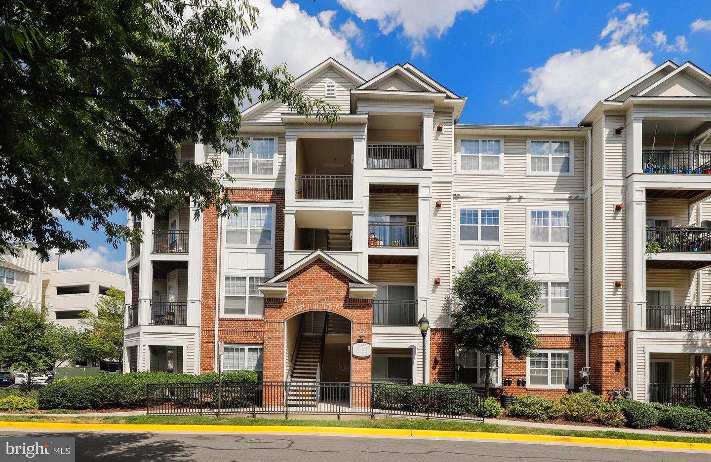 12925 CENTRE PARK CIR #304, HERNDON, Virginia 20171, 2 Bedrooms Bedrooms, 5 Rooms Rooms,2 BathroomsBathrooms,Residential,For sale,12925 CENTRE PARK CIR #304,VAFX2277550 MLS # VAFX2277550 12925 CENTRE PARK CIR #304, HERNDON, Virginia 20171, 2 Bedrooms Bedrooms, 5 Rooms Rooms,2 BathroomsBathrooms,Residential,For sale,12925 CENTRE PARK CIR #304,VAFX2277550 MLS # VAFX2277550