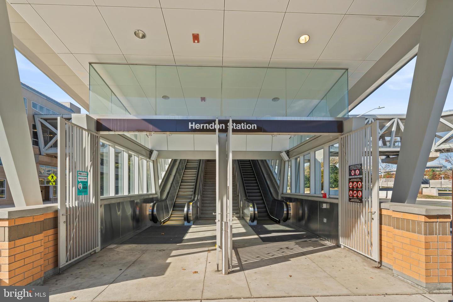 12925 CENTRE PARK CIR #304, HERNDON, Virginia 20171, 2 Bedrooms Bedrooms, 5 Rooms Rooms,2 BathroomsBathrooms,Residential,For sale,12925 CENTRE PARK CIR #304,VAFX2277550 MLS # VAFX2277550 12925 CENTRE PARK CIR #304, HERNDON, Virginia 20171, 2 Bedrooms Bedrooms, 5 Rooms Rooms,2 BathroomsBathrooms,Residential,For sale,12925 CENTRE PARK CIR #304,VAFX2277550 MLS # VAFX2277550
