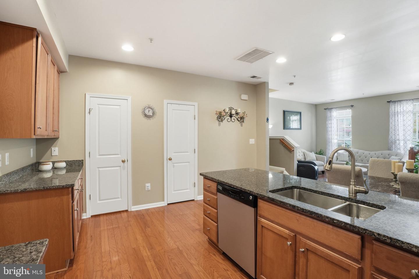 8013 CRESCENT PARK DR, GAINESVILLE, Virginia 20155, 3 Bedrooms Bedrooms, 5 Rooms Rooms,2 BathroomsBathrooms,Residential,For sale,8013 CRESCENT PARK DR,VAPW2107248 MLS # VAPW2107248