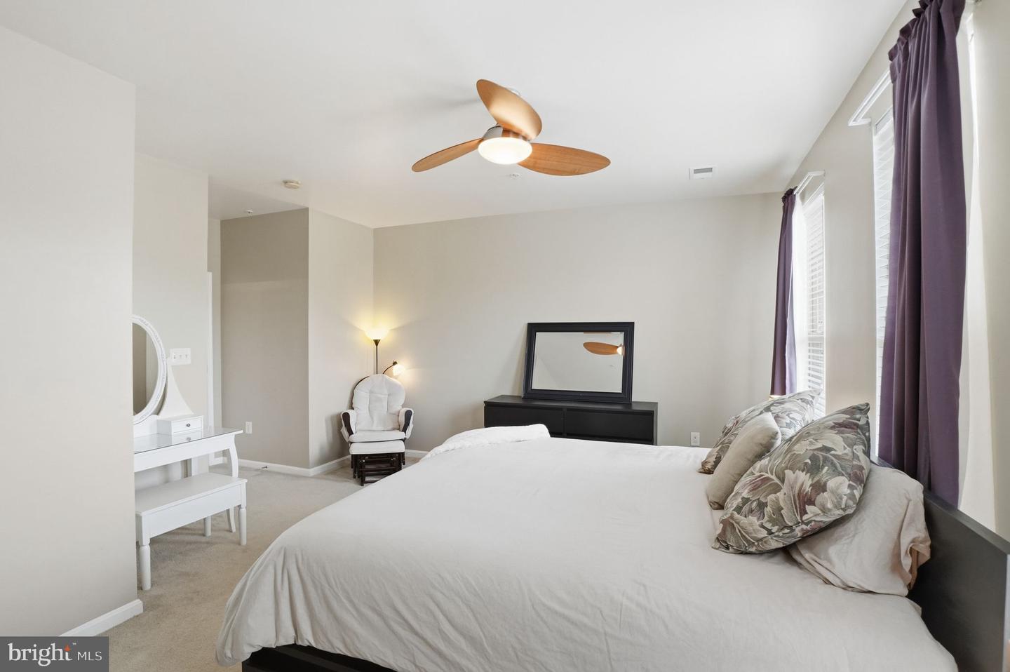 8013 CRESCENT PARK DR, GAINESVILLE, Virginia 20155, 3 Bedrooms Bedrooms, 5 Rooms Rooms,2 BathroomsBathrooms,Residential,For sale,8013 CRESCENT PARK DR,VAPW2107248 MLS # VAPW2107248