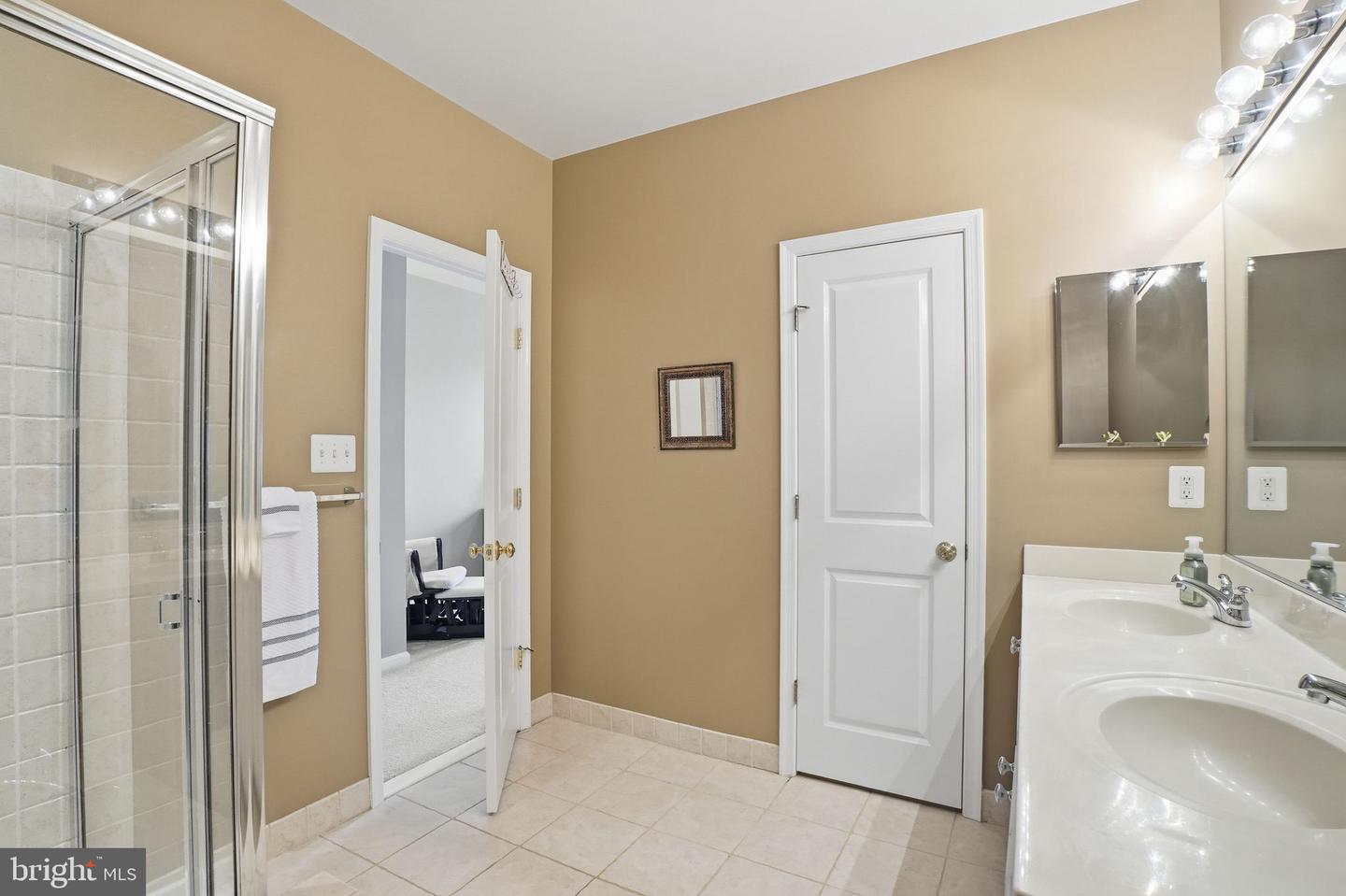 8013 CRESCENT PARK DR, GAINESVILLE, Virginia 20155, 3 Bedrooms Bedrooms, 5 Rooms Rooms,2 BathroomsBathrooms,Residential,For sale,8013 CRESCENT PARK DR,VAPW2107248 MLS # VAPW2107248