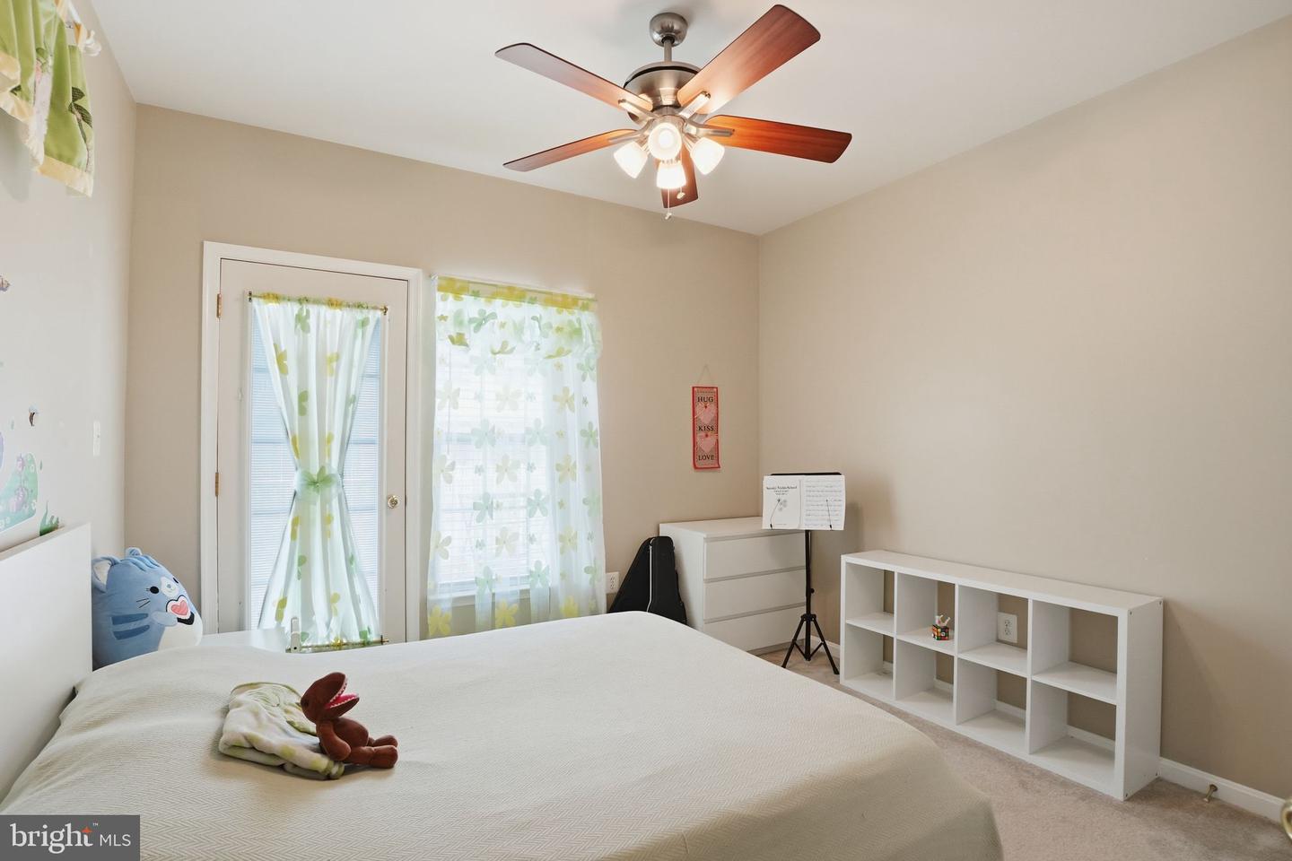 8013 CRESCENT PARK DR, GAINESVILLE, Virginia 20155, 3 Bedrooms Bedrooms, 5 Rooms Rooms,2 BathroomsBathrooms,Residential,For sale,8013 CRESCENT PARK DR,VAPW2107248 MLS # VAPW2107248