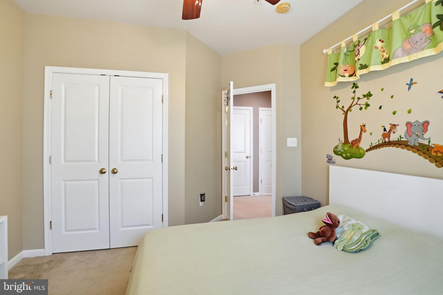 8013 CRESCENT PARK DR, GAINESVILLE, Virginia 20155, 3 Bedrooms Bedrooms, 5 Rooms Rooms,2 BathroomsBathrooms,Residential,For sale,8013 CRESCENT PARK DR,VAPW2107248 MLS # VAPW2107248