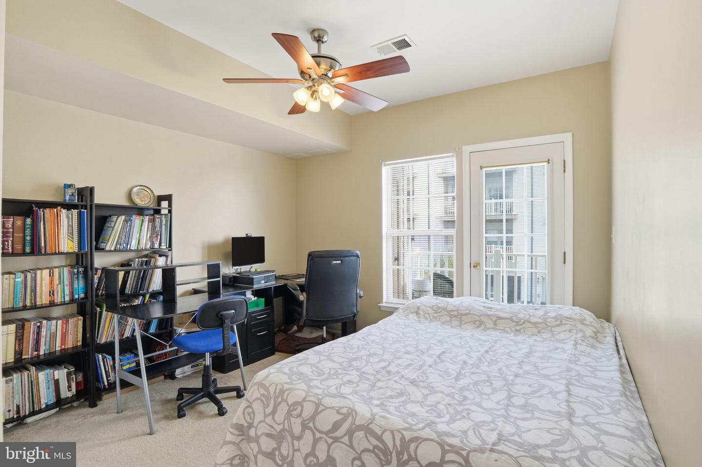 8013 CRESCENT PARK DR, GAINESVILLE, Virginia 20155, 3 Bedrooms Bedrooms, 5 Rooms Rooms,2 BathroomsBathrooms,Residential,For sale,8013 CRESCENT PARK DR,VAPW2107248 MLS # VAPW2107248