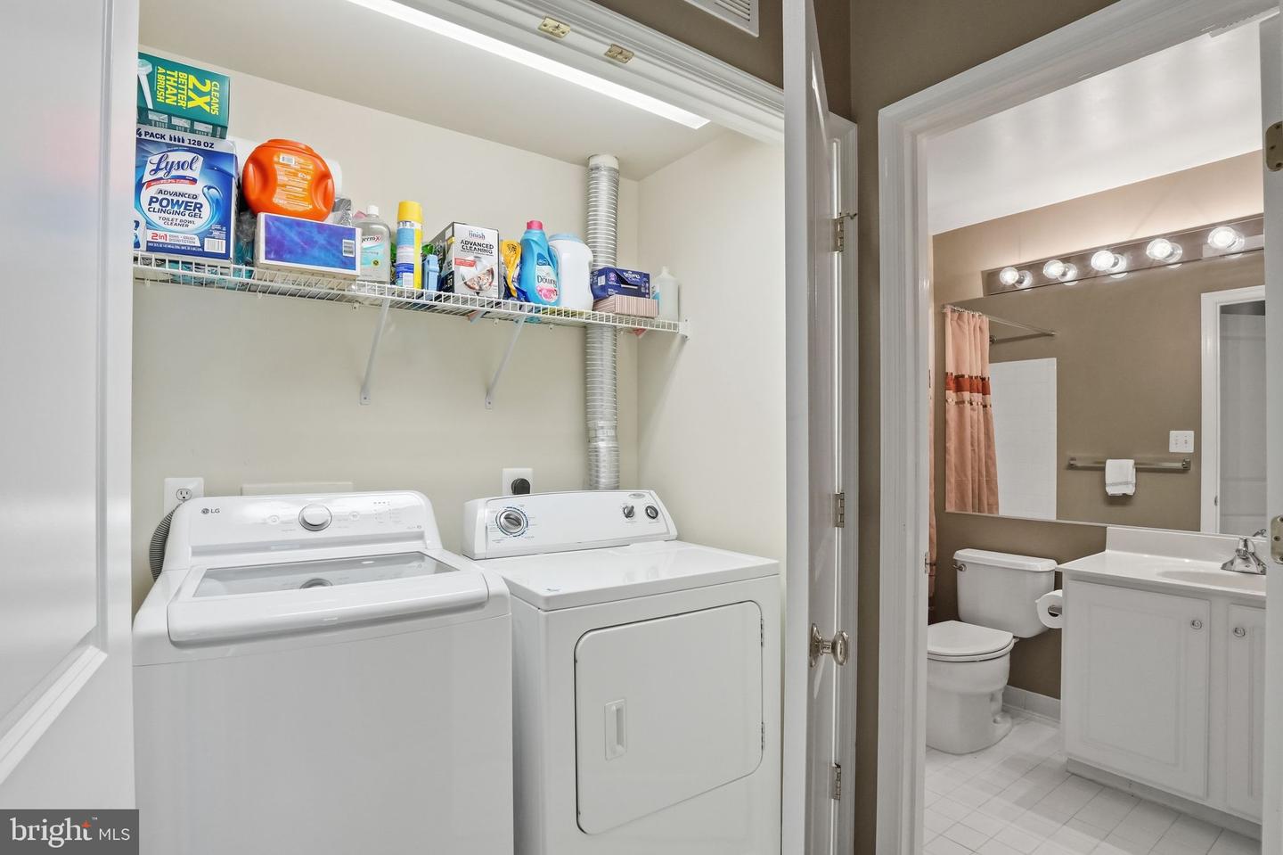 8013 CRESCENT PARK DR, GAINESVILLE, Virginia 20155, 3 Bedrooms Bedrooms, 5 Rooms Rooms,2 BathroomsBathrooms,Residential,For sale,8013 CRESCENT PARK DR,VAPW2107248 MLS # VAPW2107248