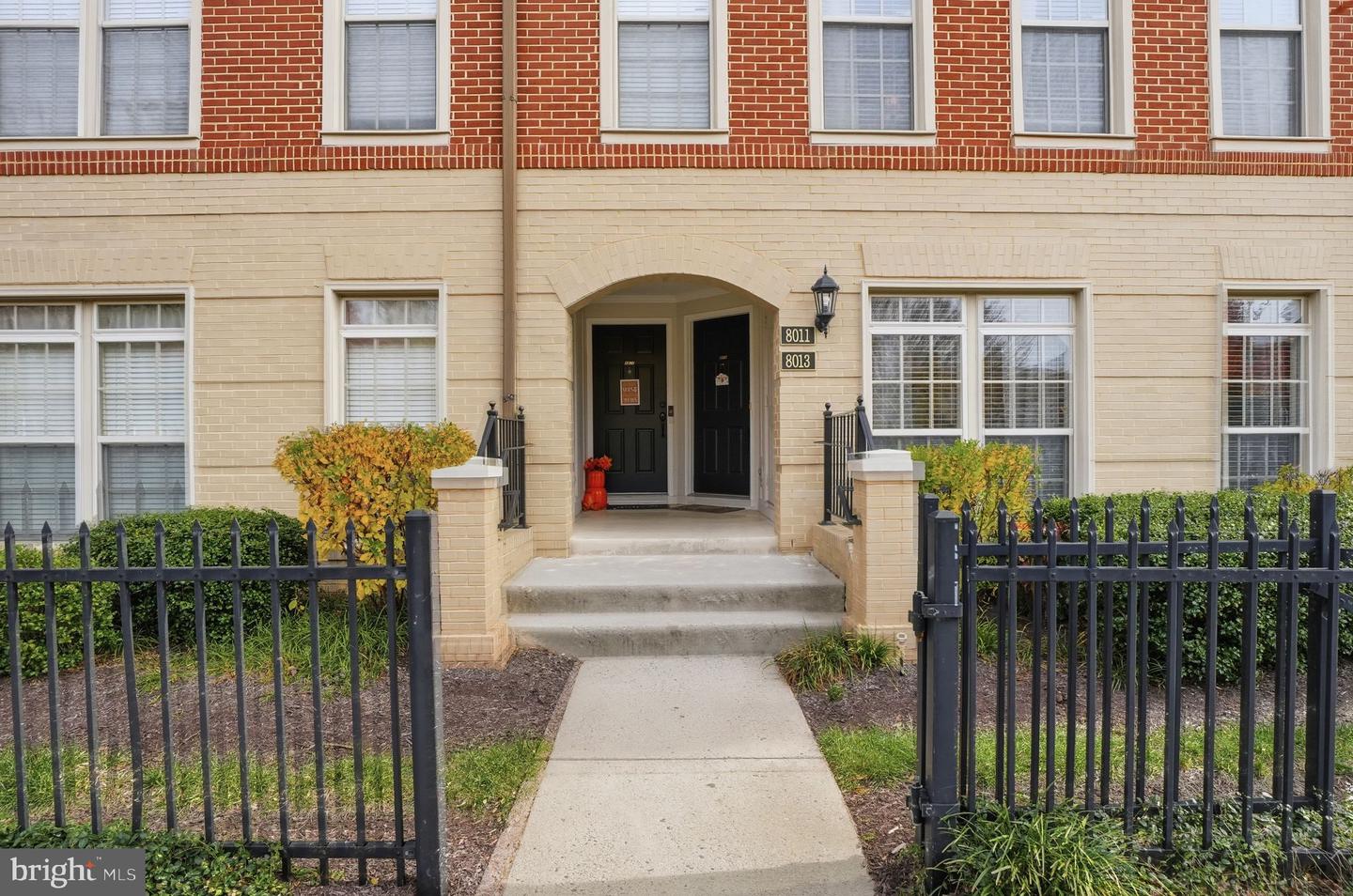 8013 CRESCENT PARK DR, GAINESVILLE, Virginia 20155, 3 Bedrooms Bedrooms, 5 Rooms Rooms,2 BathroomsBathrooms,Residential,For sale,8013 CRESCENT PARK DR,VAPW2107248 MLS # VAPW2107248