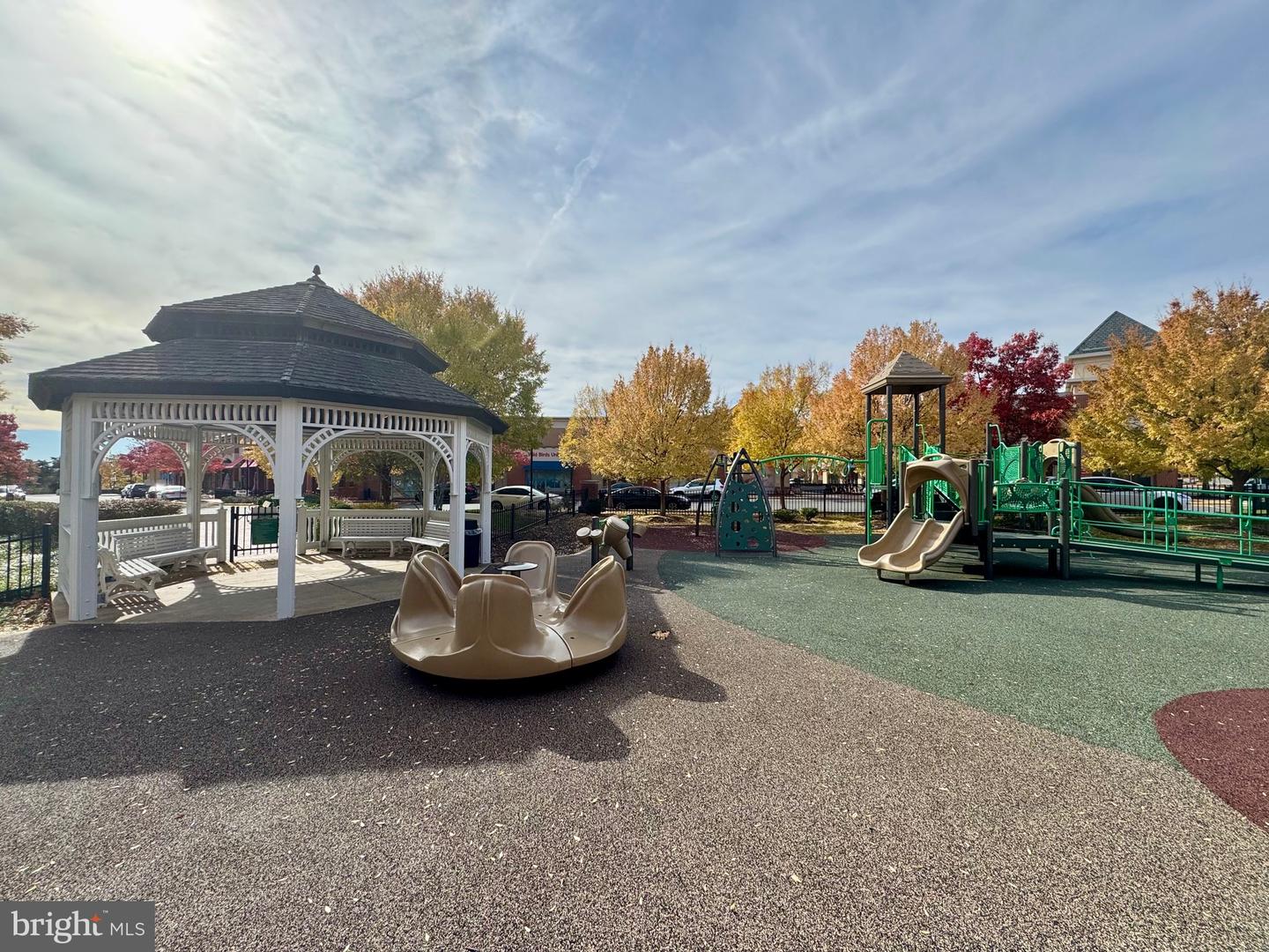 8013 CRESCENT PARK DR, GAINESVILLE, Virginia 20155, 3 Bedrooms Bedrooms, 5 Rooms Rooms,2 BathroomsBathrooms,Residential,For sale,8013 CRESCENT PARK DR,VAPW2107248 MLS # VAPW2107248