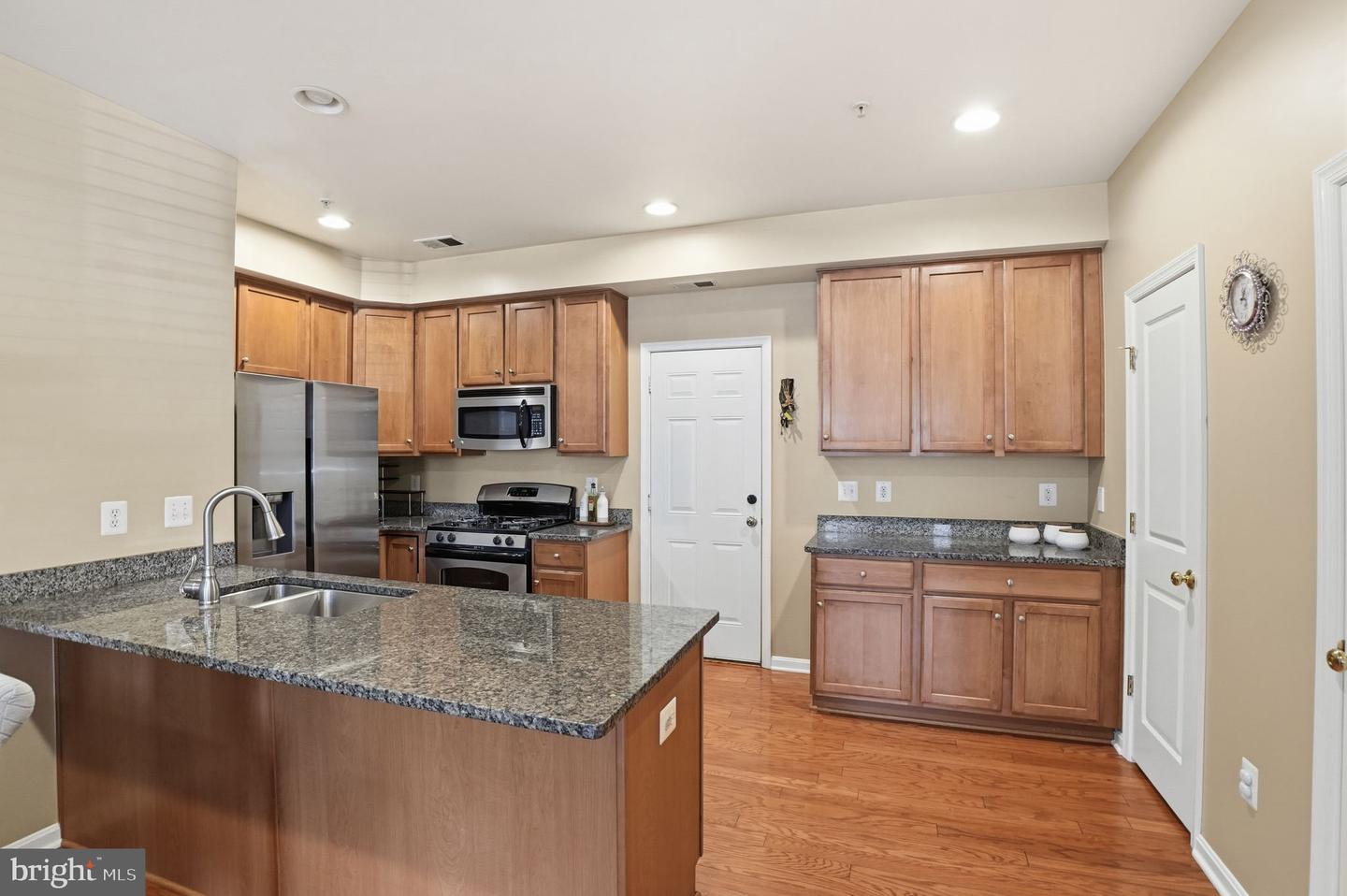 8013 CRESCENT PARK DR, GAINESVILLE, Virginia 20155, 3 Bedrooms Bedrooms, 5 Rooms Rooms,2 BathroomsBathrooms,Residential,For sale,8013 CRESCENT PARK DR,VAPW2107248 MLS # VAPW2107248