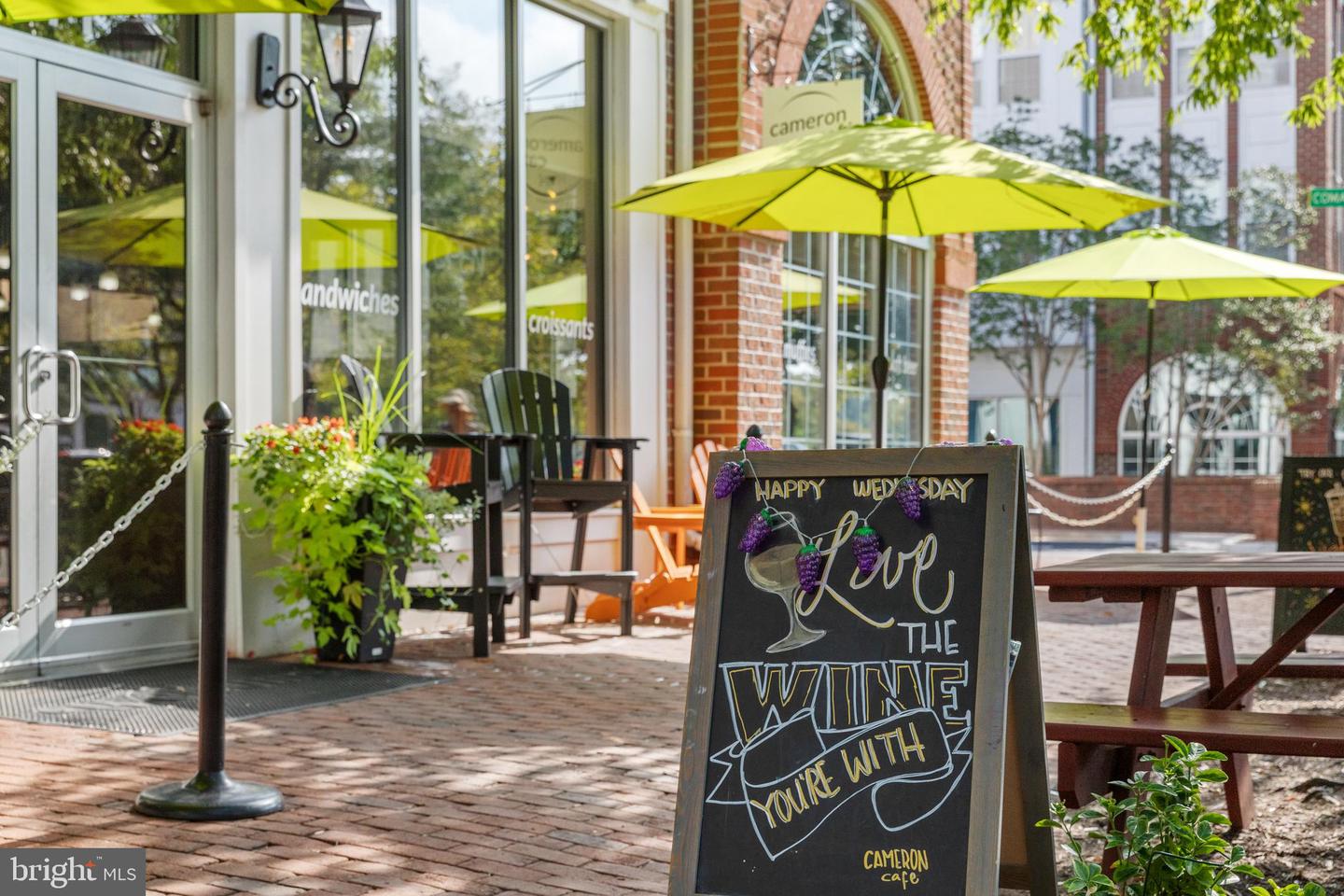 326 CAMERON STATION BLVD, ALEXANDRIA, Virginia 22304, 4 Bedrooms Bedrooms, ,3 BathroomsBathrooms,Residential,For sale,326 CAMERON STATION BLVD,VAAX2051486 MLS # VAAX2051486