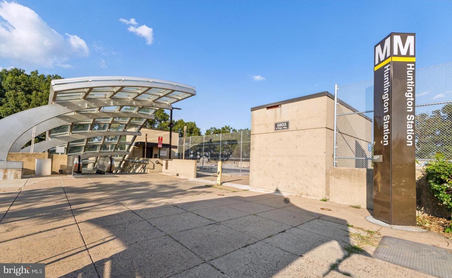 2824 RED STAR LN, ALEXANDRIA, Virginia 22303, 4 Bedrooms Bedrooms, 13 Rooms Rooms,3 BathroomsBathrooms,Residential,For sale,2824 RED STAR LN,VAFX2277942 MLS # VAFX2277942 2824 RED STAR LN, ALEXANDRIA, Virginia 22303, 4 Bedrooms Bedrooms, 13 Rooms Rooms,3 BathroomsBathrooms,Residential,For sale,2824 RED STAR LN,VAFX2277942 MLS # VAFX2277942