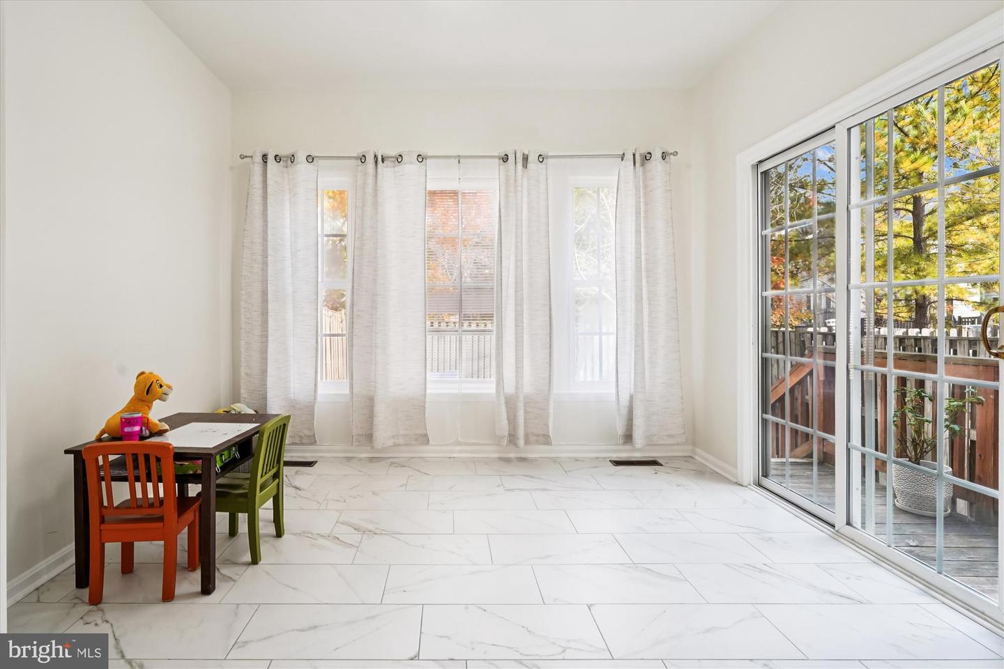 16879 SEA LAWN PL, WOODBRIDGE, Virginia 22191, 3 Bedrooms Bedrooms, ,3 BathroomsBathrooms,Residential,For sale,16879 SEA LAWN PL,VAPW2107344 MLS # VAPW2107344