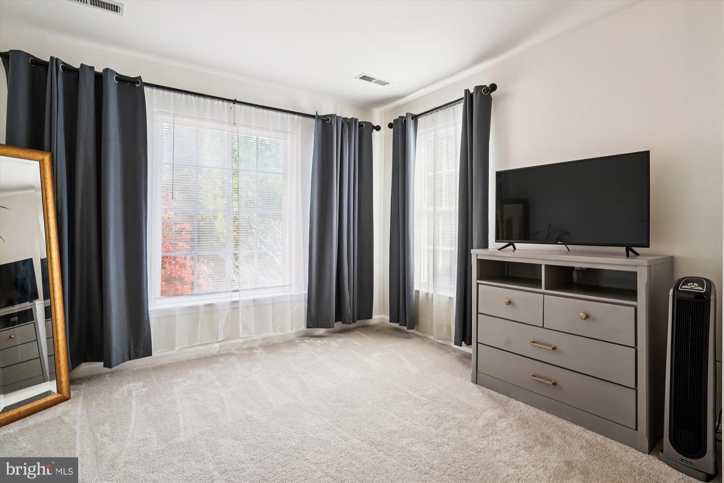 16879 SEA LAWN PL, WOODBRIDGE, Virginia 22191, 3 Bedrooms Bedrooms, ,3 BathroomsBathrooms,Residential,For sale,16879 SEA LAWN PL,VAPW2107344 MLS # VAPW2107344