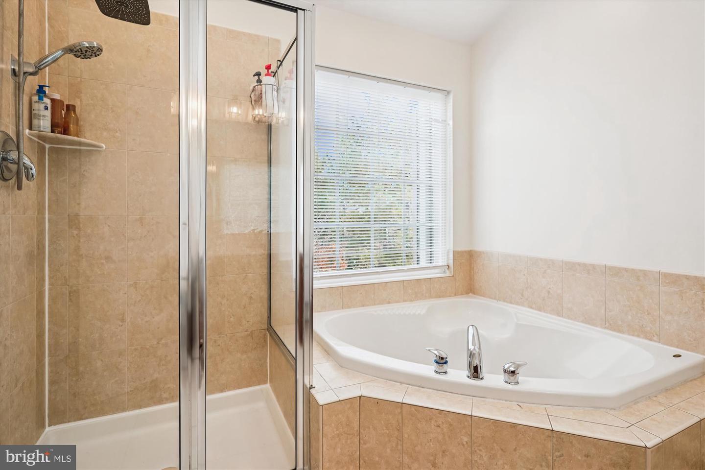 16879 SEA LAWN PL, WOODBRIDGE, Virginia 22191, 3 Bedrooms Bedrooms, ,3 BathroomsBathrooms,Residential,For sale,16879 SEA LAWN PL,VAPW2107344 MLS # VAPW2107344