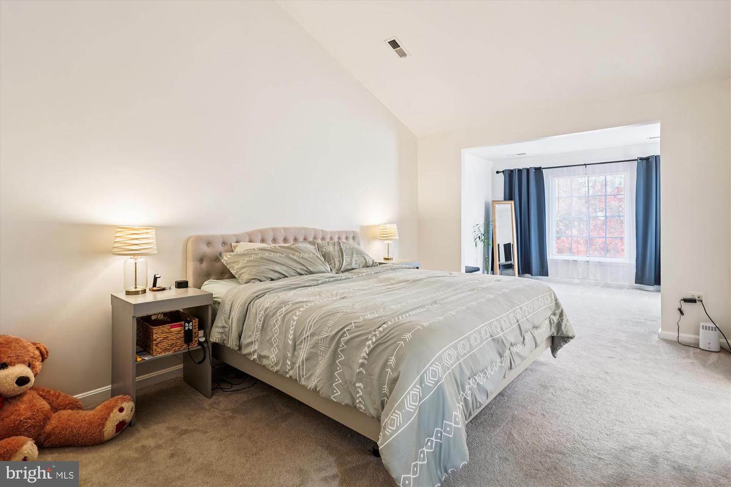 16879 SEA LAWN PL, WOODBRIDGE, Virginia 22191, 3 Bedrooms Bedrooms, ,3 BathroomsBathrooms,Residential,For sale,16879 SEA LAWN PL,VAPW2107344 MLS # VAPW2107344