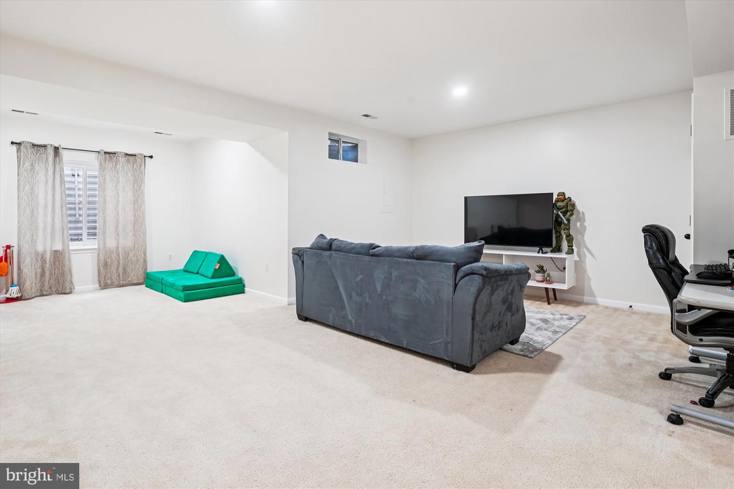 16879 SEA LAWN PL, WOODBRIDGE, Virginia 22191, 3 Bedrooms Bedrooms, ,3 BathroomsBathrooms,Residential,For sale,16879 SEA LAWN PL,VAPW2107344 MLS # VAPW2107344