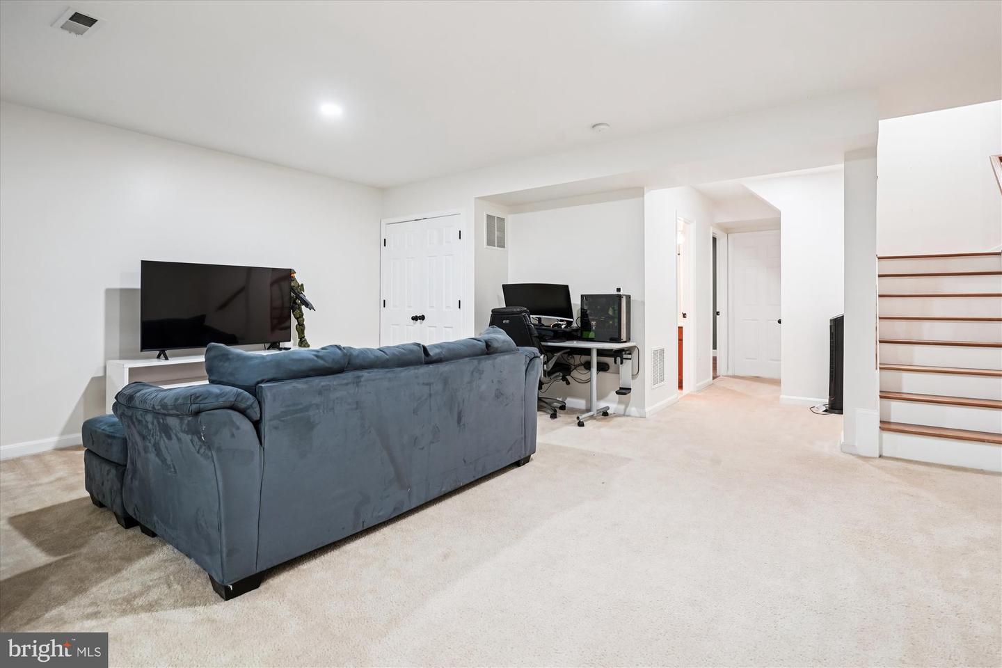 16879 SEA LAWN PL, WOODBRIDGE, Virginia 22191, 3 Bedrooms Bedrooms, ,3 BathroomsBathrooms,Residential,For sale,16879 SEA LAWN PL,VAPW2107344 MLS # VAPW2107344