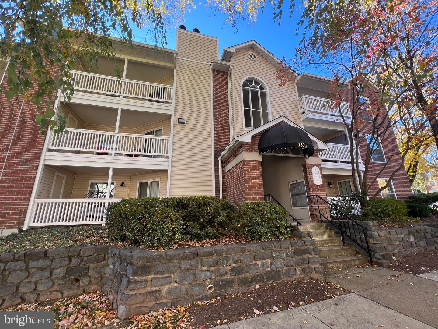 1530 LINCOLN WAY #202, MCLEAN, Virginia 22102, 1 Bedroom Bedrooms, ,1 BathroomBathrooms,Residential,For sale,1530 LINCOLN WAY #202,VAFX2278052 MLS # VAFX2278052 1530 LINCOLN WAY #202, MCLEAN, Virginia 22102, 1 Bedroom Bedrooms, ,1 BathroomBathrooms,Residential,For sale,1530 LINCOLN WAY #202,VAFX2278052 MLS # VAFX2278052