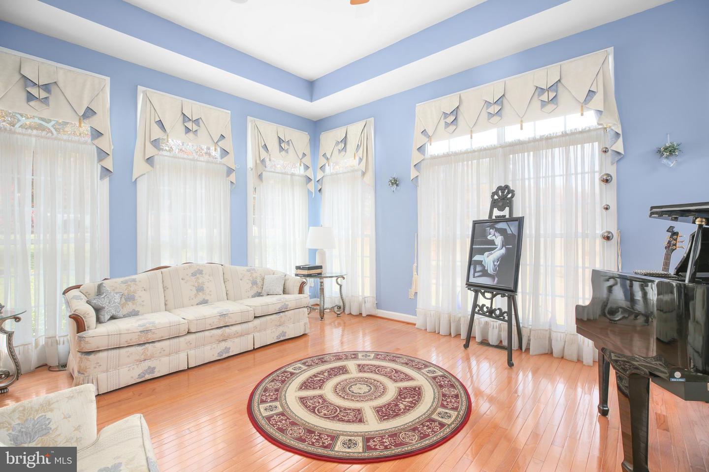 11015 BACON RACE RD, WOODBRIDGE, Virginia 22192, 5 Bedrooms Bedrooms, ,4 BathroomsBathrooms,Residential,For sale,11015 BACON RACE RD,VAPW2107386 MLS # VAPW2107386