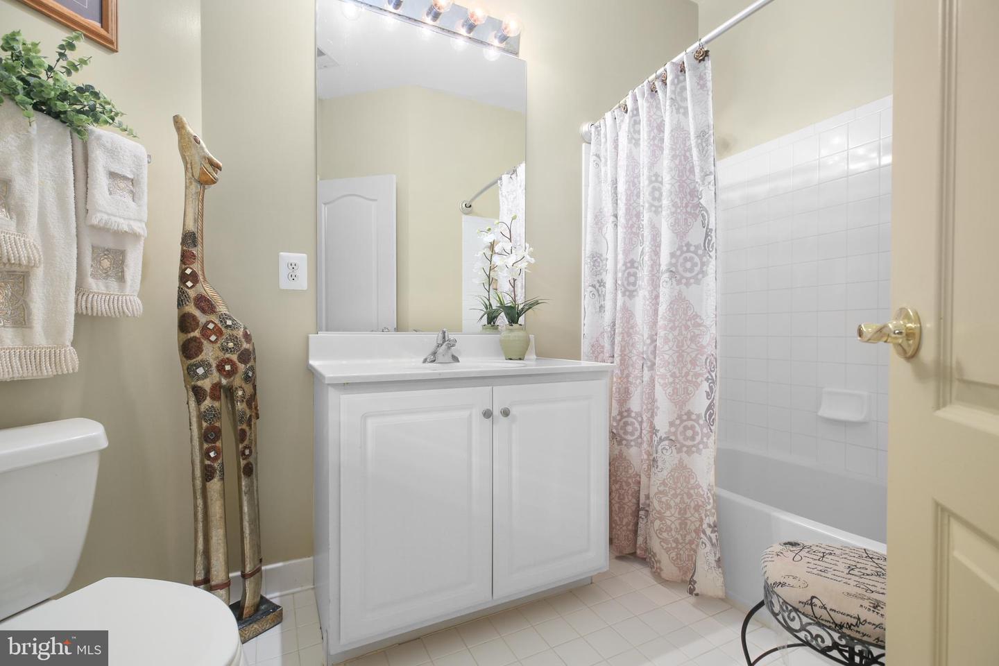 11015 BACON RACE RD, WOODBRIDGE, Virginia 22192, 5 Bedrooms Bedrooms, ,4 BathroomsBathrooms,Residential,For sale,11015 BACON RACE RD,VAPW2107386 MLS # VAPW2107386