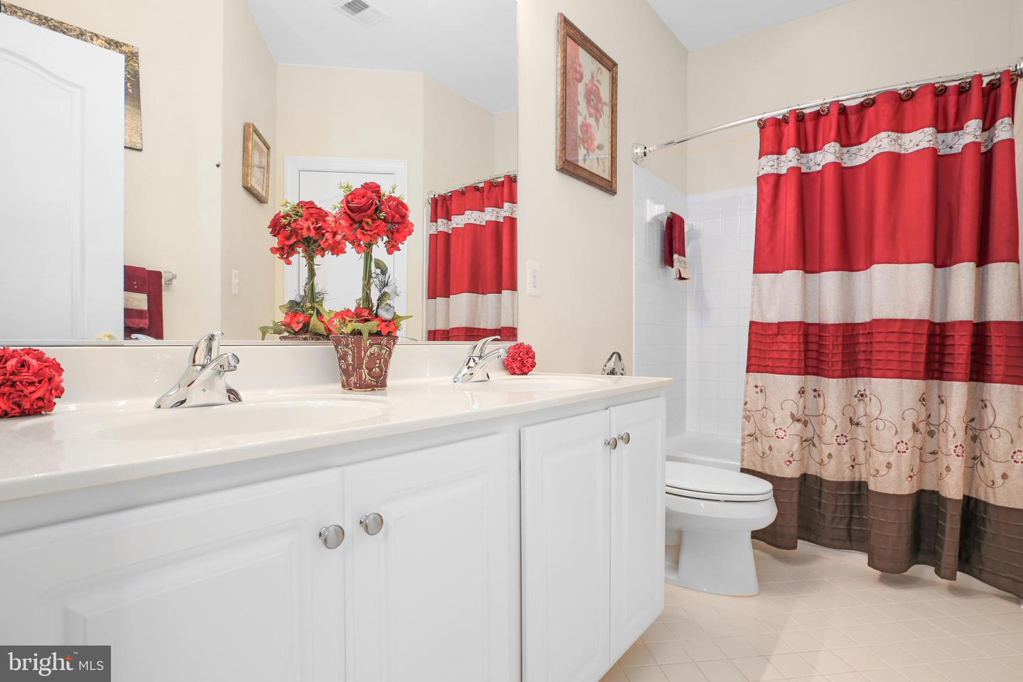 11015 BACON RACE RD, WOODBRIDGE, Virginia 22192, 5 Bedrooms Bedrooms, ,4 BathroomsBathrooms,Residential,For sale,11015 BACON RACE RD,VAPW2107386 MLS # VAPW2107386