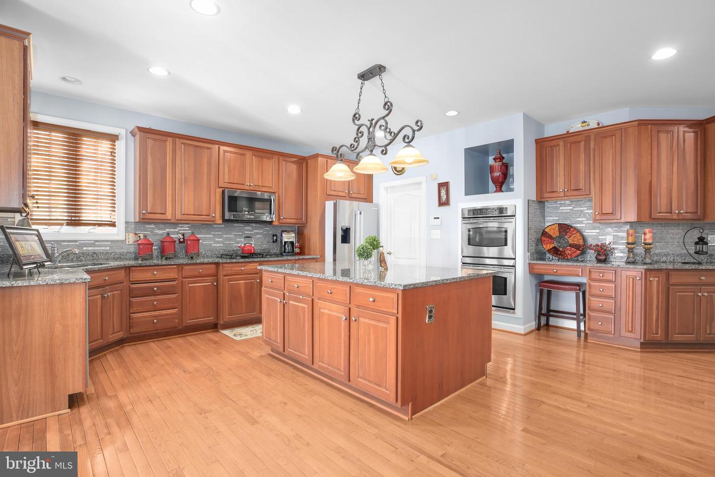 11015 BACON RACE RD, WOODBRIDGE, Virginia 22192, 5 Bedrooms Bedrooms, ,4 BathroomsBathrooms,Residential,For sale,11015 BACON RACE RD,VAPW2107386 MLS # VAPW2107386