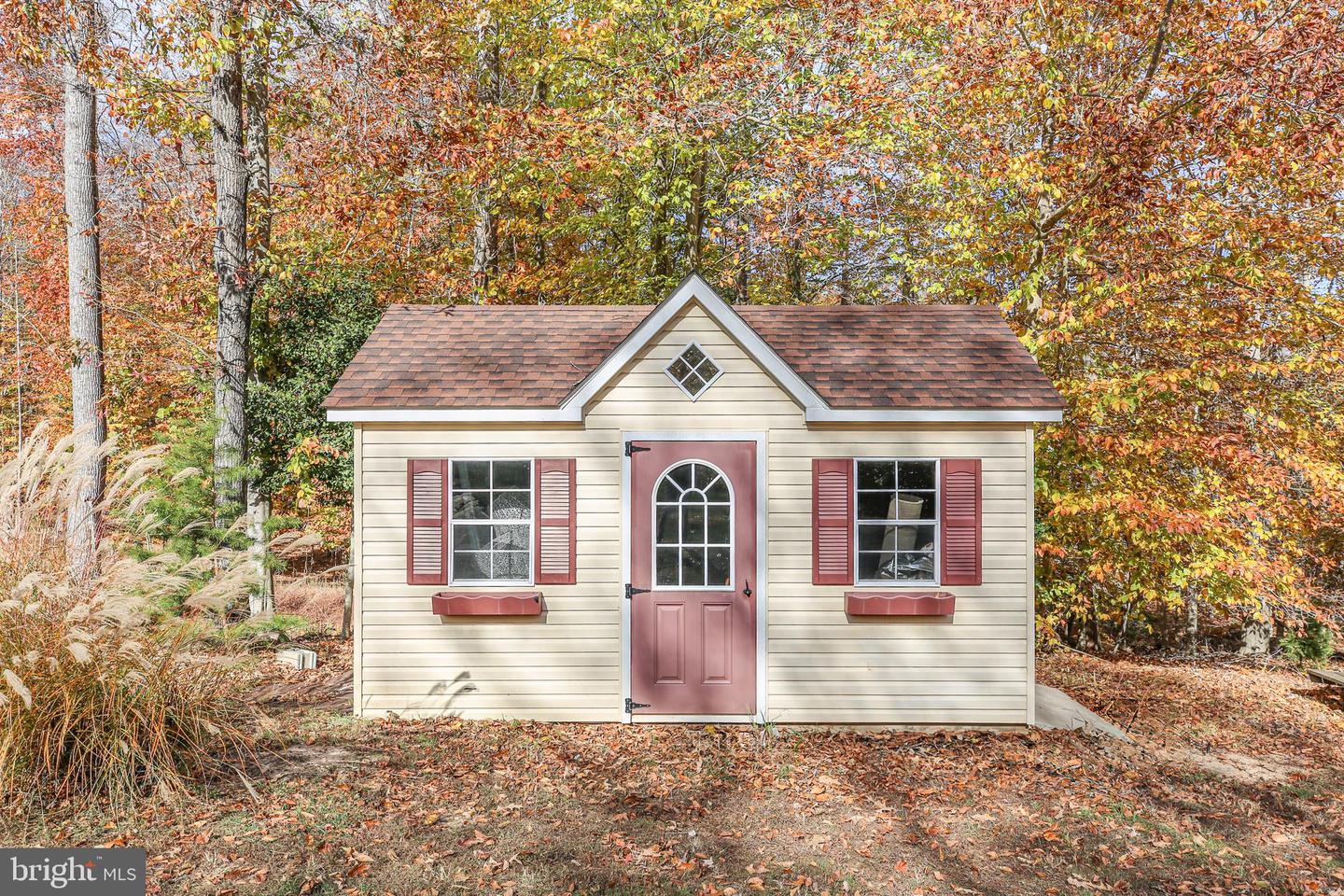 11015 BACON RACE RD, WOODBRIDGE, Virginia 22192, 5 Bedrooms Bedrooms, ,4 BathroomsBathrooms,Residential,For sale,11015 BACON RACE RD,VAPW2107386 MLS # VAPW2107386