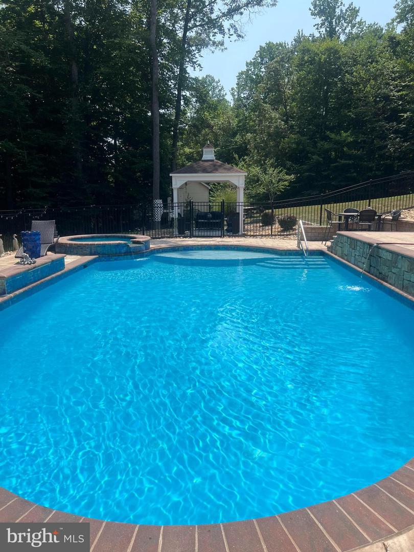 11015 BACON RACE RD, WOODBRIDGE, Virginia 22192, 5 Bedrooms Bedrooms, ,4 BathroomsBathrooms,Residential,For sale,11015 BACON RACE RD,VAPW2107386 MLS # VAPW2107386