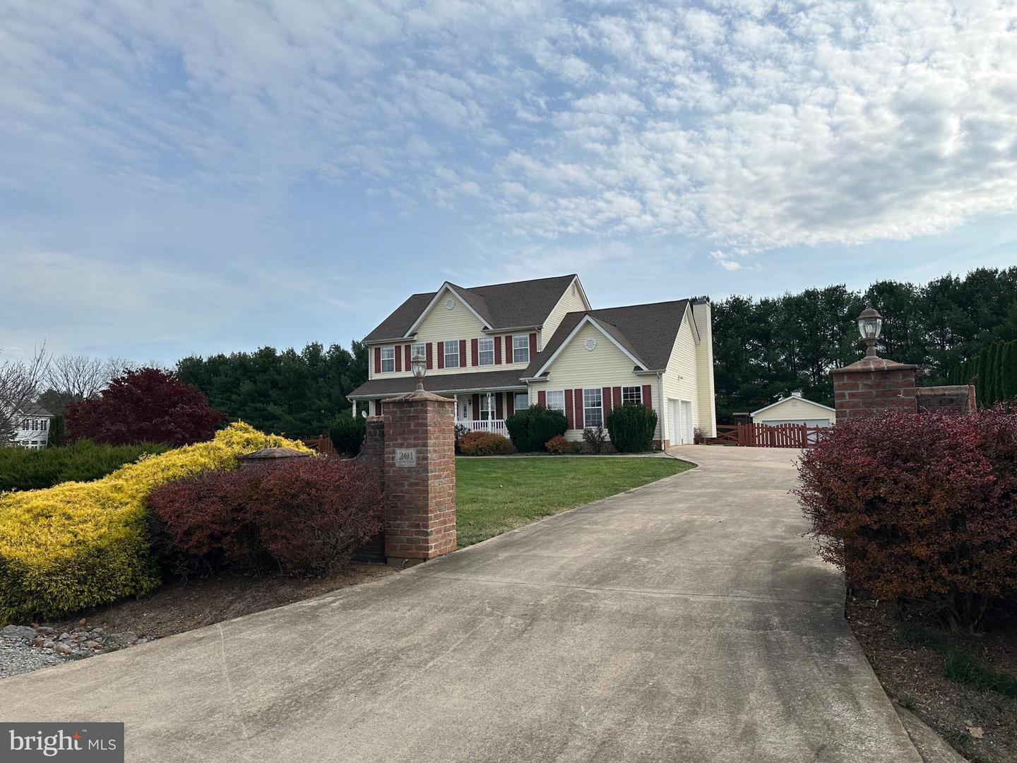 201 VISTA LN, WHITE POST, Virginia 22663, 4 Bedrooms Bedrooms, 8 Rooms Rooms,2 BathroomsBathrooms,Residential,For sale,201 VISTA LN,VACL2006206 MLS # VACL2006206