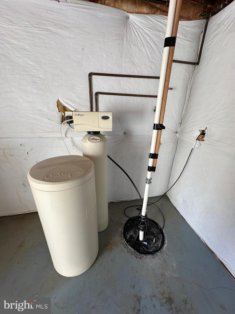 201 VISTA LN, WHITE POST, Virginia 22663, 4 Bedrooms Bedrooms, 8 Rooms Rooms,2 BathroomsBathrooms,Residential,For sale,201 VISTA LN,VACL2006206 MLS # VACL2006206