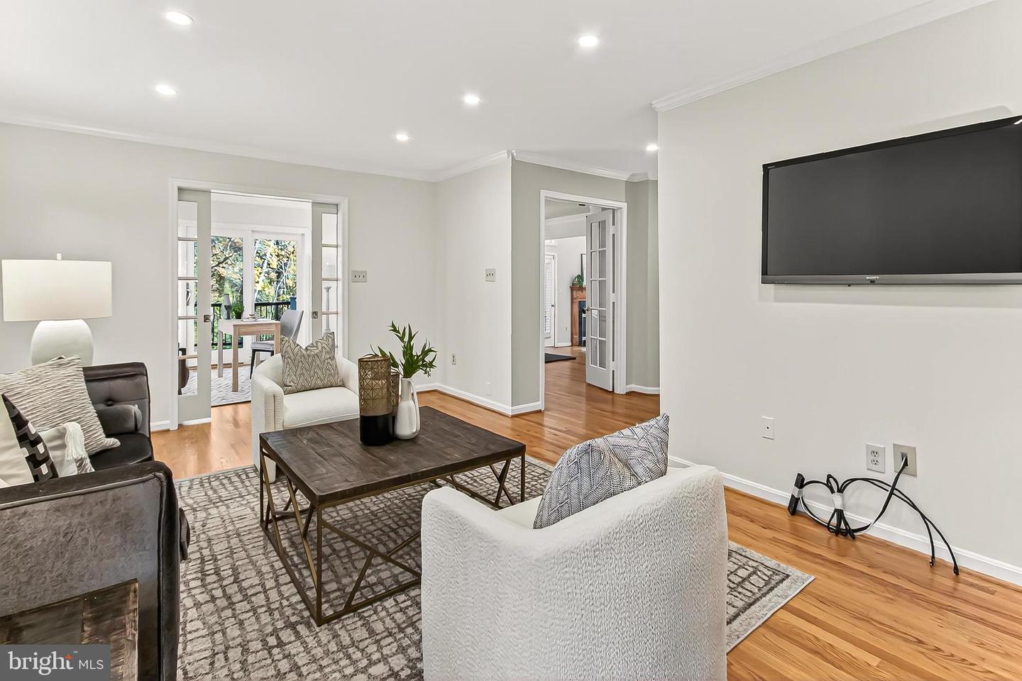 7526 WALNUT HILL LN, FALLS CHURCH, Virginia 22042, 4 Bedrooms Bedrooms, ,4 BathroomsBathrooms,Residential,For sale,7526 WALNUT HILL LN,VAFX2278044 MLS # VAFX2278044 7526 WALNUT HILL LN, FALLS CHURCH, Virginia 22042, 4 Bedrooms Bedrooms, ,4 BathroomsBathrooms,Residential,For sale,7526 WALNUT HILL LN,VAFX2278044 MLS # VAFX2278044