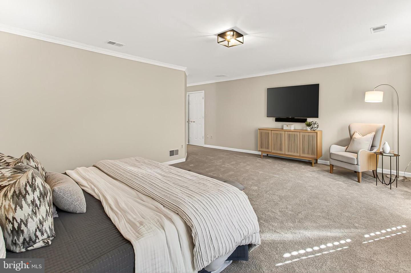 7526 WALNUT HILL LN, FALLS CHURCH, Virginia 22042, 4 Bedrooms Bedrooms, ,4 BathroomsBathrooms,Residential,For sale,7526 WALNUT HILL LN,VAFX2278044 MLS # VAFX2278044 7526 WALNUT HILL LN, FALLS CHURCH, Virginia 22042, 4 Bedrooms Bedrooms, ,4 BathroomsBathrooms,Residential,For sale,7526 WALNUT HILL LN,VAFX2278044 MLS # VAFX2278044