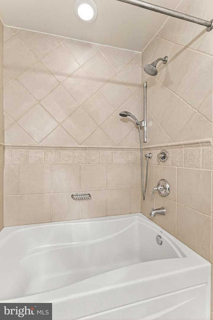 7526 WALNUT HILL LN, FALLS CHURCH, Virginia 22042, 4 Bedrooms Bedrooms, ,4 BathroomsBathrooms,Residential,For sale,7526 WALNUT HILL LN,VAFX2278044 MLS # VAFX2278044 7526 WALNUT HILL LN, FALLS CHURCH, Virginia 22042, 4 Bedrooms Bedrooms, ,4 BathroomsBathrooms,Residential,For sale,7526 WALNUT HILL LN,VAFX2278044 MLS # VAFX2278044