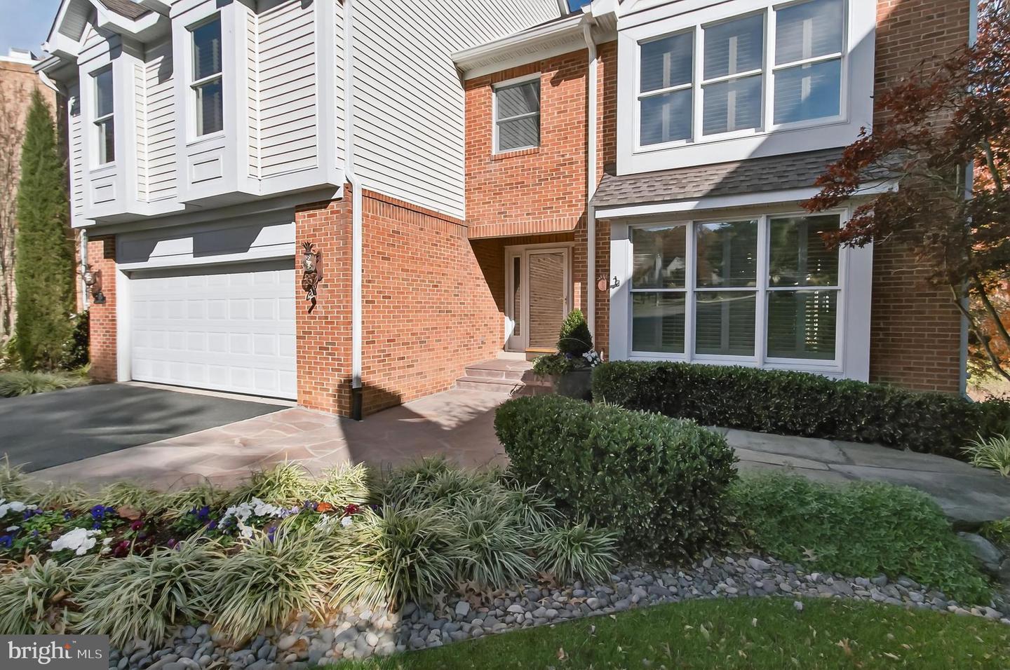 7526 WALNUT HILL LN, FALLS CHURCH, Virginia 22042, 4 Bedrooms Bedrooms, ,4 BathroomsBathrooms,Residential,For sale,7526 WALNUT HILL LN,VAFX2278044 MLS # VAFX2278044 7526 WALNUT HILL LN, FALLS CHURCH, Virginia 22042, 4 Bedrooms Bedrooms, ,4 BathroomsBathrooms,Residential,For sale,7526 WALNUT HILL LN,VAFX2278044 MLS # VAFX2278044