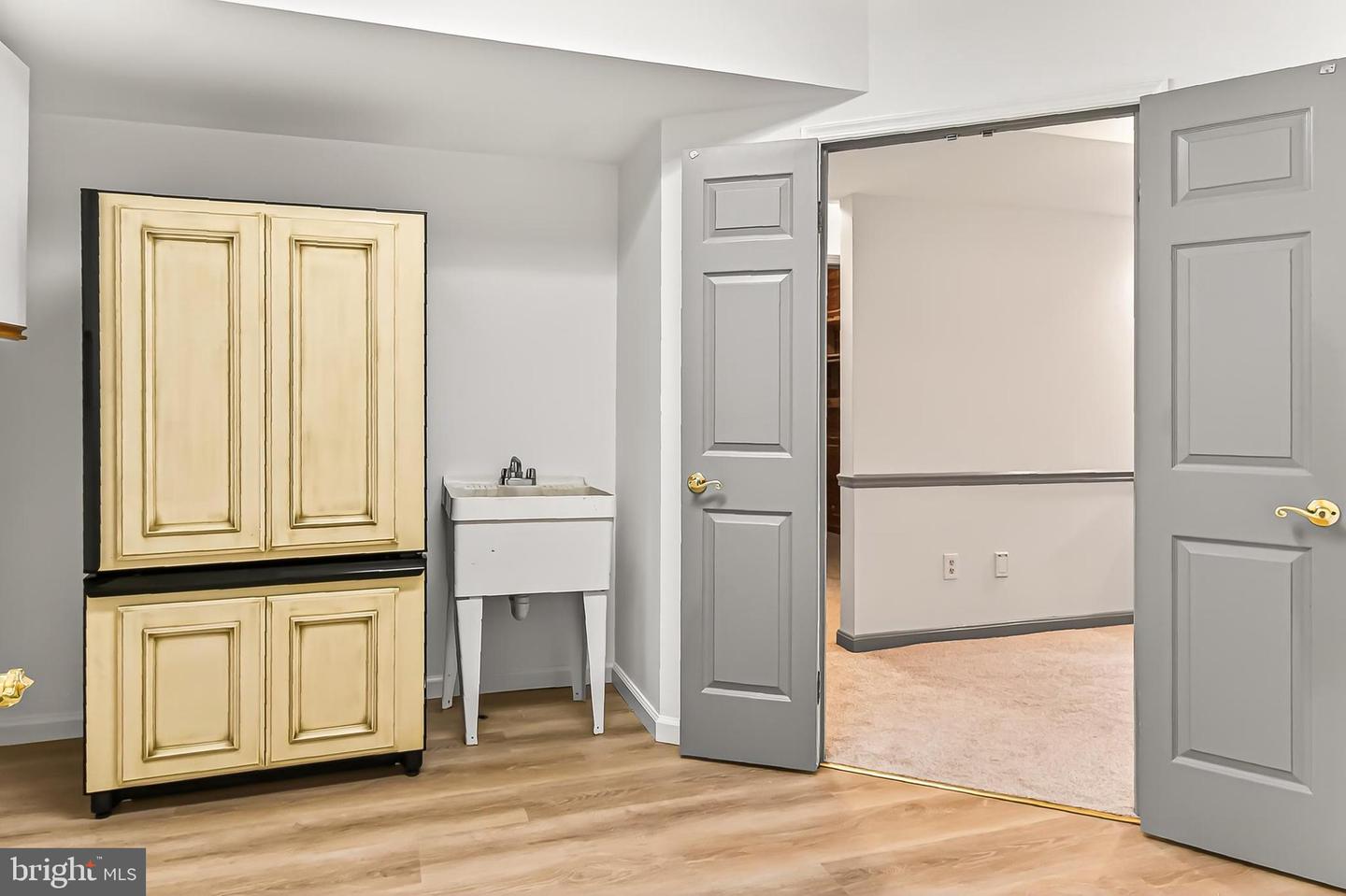 7526 WALNUT HILL LN, FALLS CHURCH, Virginia 22042, 4 Bedrooms Bedrooms, ,4 BathroomsBathrooms,Residential,For sale,7526 WALNUT HILL LN,VAFX2278044 MLS # VAFX2278044 7526 WALNUT HILL LN, FALLS CHURCH, Virginia 22042, 4 Bedrooms Bedrooms, ,4 BathroomsBathrooms,Residential,For sale,7526 WALNUT HILL LN,VAFX2278044 MLS # VAFX2278044