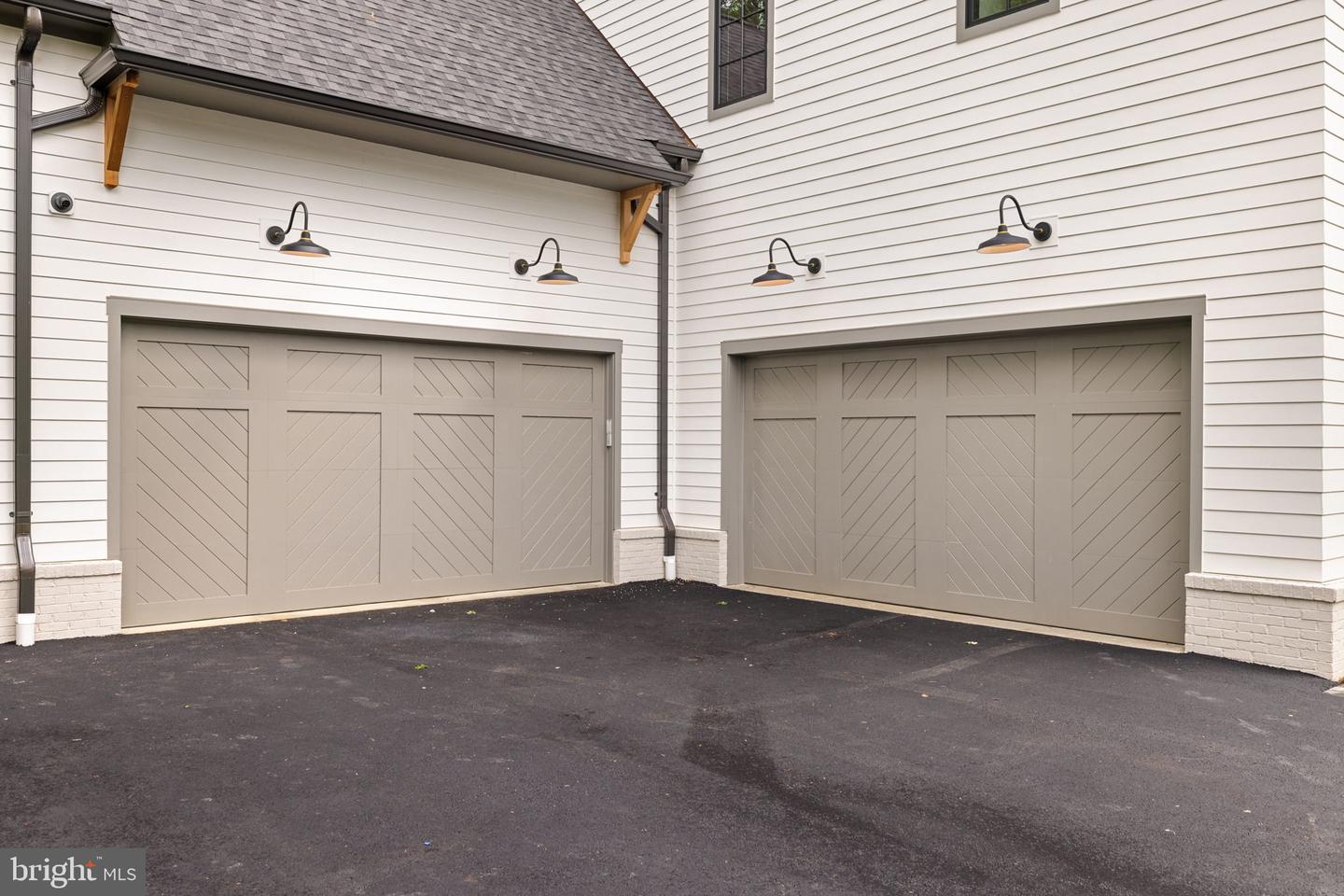 2107 ELLIOTT AVE, MCLEAN, Virginia 22101, 5 Bedrooms Bedrooms, ,5 BathroomsBathrooms,Residential,For sale,2107 ELLIOTT AVE,VAFX2278138 MLS # VAFX2278138