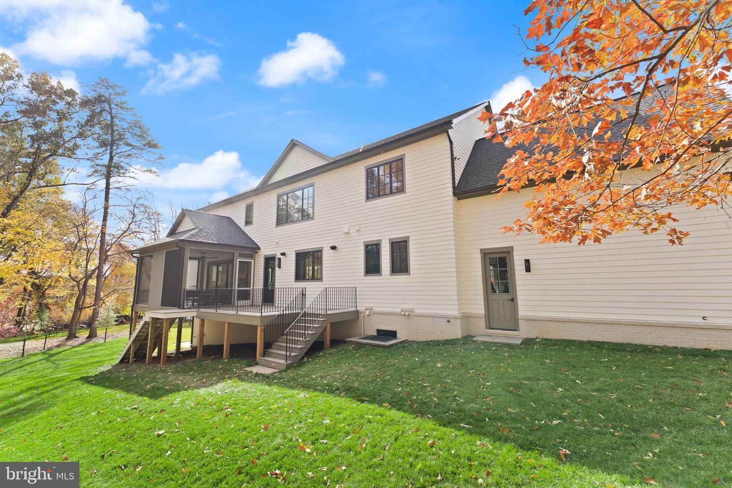 2107 ELLIOTT AVE, MCLEAN, Virginia 22101, 5 Bedrooms Bedrooms, ,5 BathroomsBathrooms,Residential,For sale,2107 ELLIOTT AVE,VAFX2278138 MLS # VAFX2278138