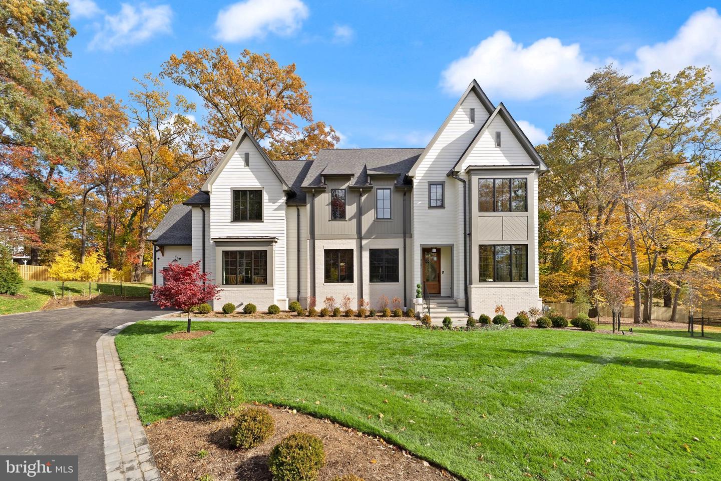 2107 ELLIOTT AVE, MCLEAN, Virginia 22101, 5 Bedrooms Bedrooms, ,5 BathroomsBathrooms,Residential,For sale,2107 ELLIOTT AVE,VAFX2278138 MLS # VAFX2278138