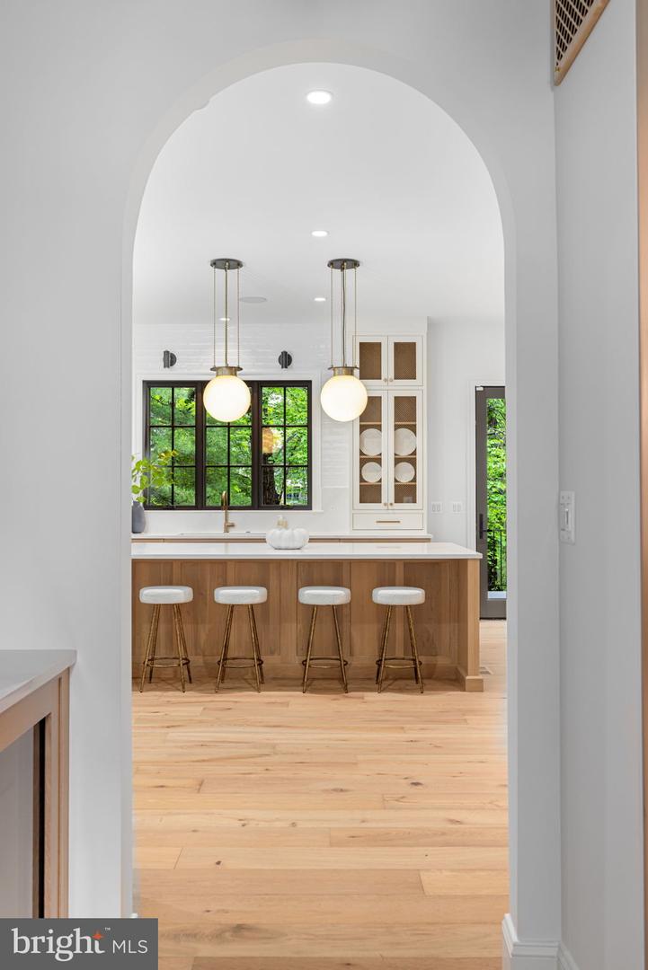 2107 ELLIOTT AVE, MCLEAN, Virginia 22101, 5 Bedrooms Bedrooms, ,5 BathroomsBathrooms,Residential,For sale,2107 ELLIOTT AVE,VAFX2278138 MLS # VAFX2278138