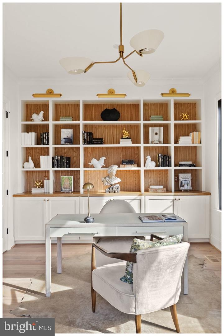 2107 ELLIOTT AVE, MCLEAN, Virginia 22101, 5 Bedrooms Bedrooms, ,5 BathroomsBathrooms,Residential,For sale,2107 ELLIOTT AVE,VAFX2278138 MLS # VAFX2278138