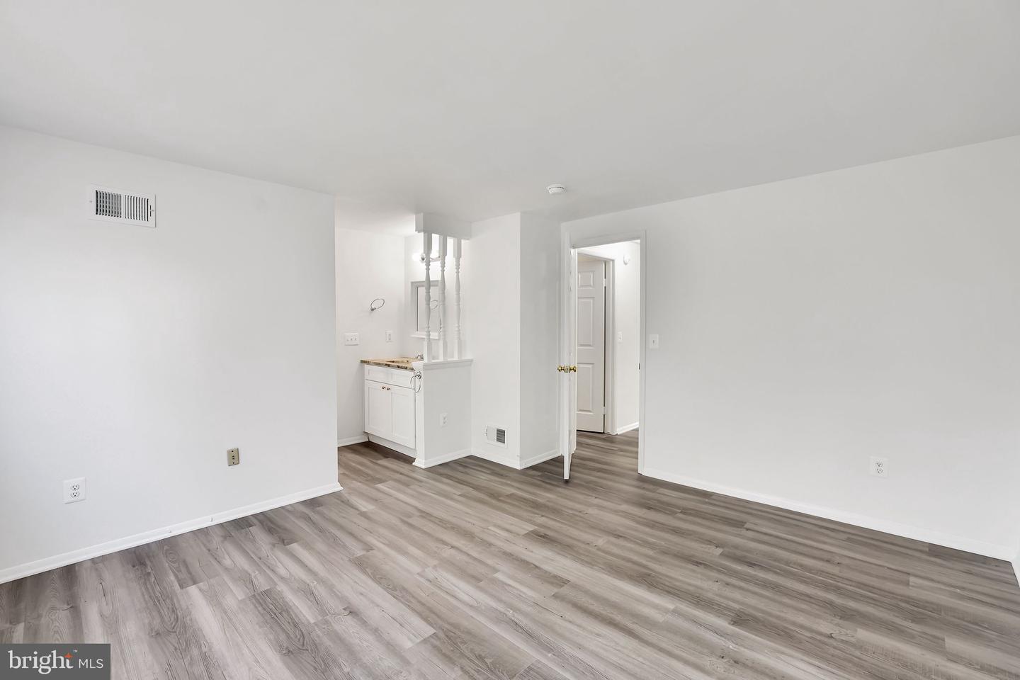 2914 MONTAUK CT, FALLS CHURCH, Virginia 22042, 4 Bedrooms Bedrooms, ,2 BathroomsBathrooms,Residential,For sale,2914 MONTAUK CT,VAFX2278142 MLS # VAFX2278142 2914 MONTAUK CT, FALLS CHURCH, Virginia 22042, 4 Bedrooms Bedrooms, ,2 BathroomsBathrooms,Residential,For sale,2914 MONTAUK CT,VAFX2278142 MLS # VAFX2278142