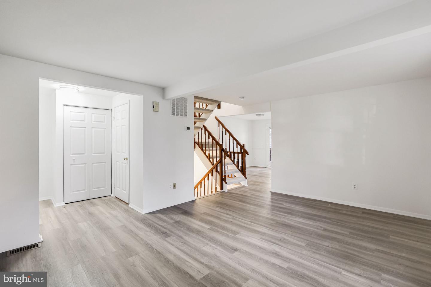 2914 MONTAUK CT, FALLS CHURCH, Virginia 22042, 4 Bedrooms Bedrooms, ,2 BathroomsBathrooms,Residential,For sale,2914 MONTAUK CT,VAFX2278142 MLS # VAFX2278142 2914 MONTAUK CT, FALLS CHURCH, Virginia 22042, 4 Bedrooms Bedrooms, ,2 BathroomsBathrooms,Residential,For sale,2914 MONTAUK CT,VAFX2278142 MLS # VAFX2278142