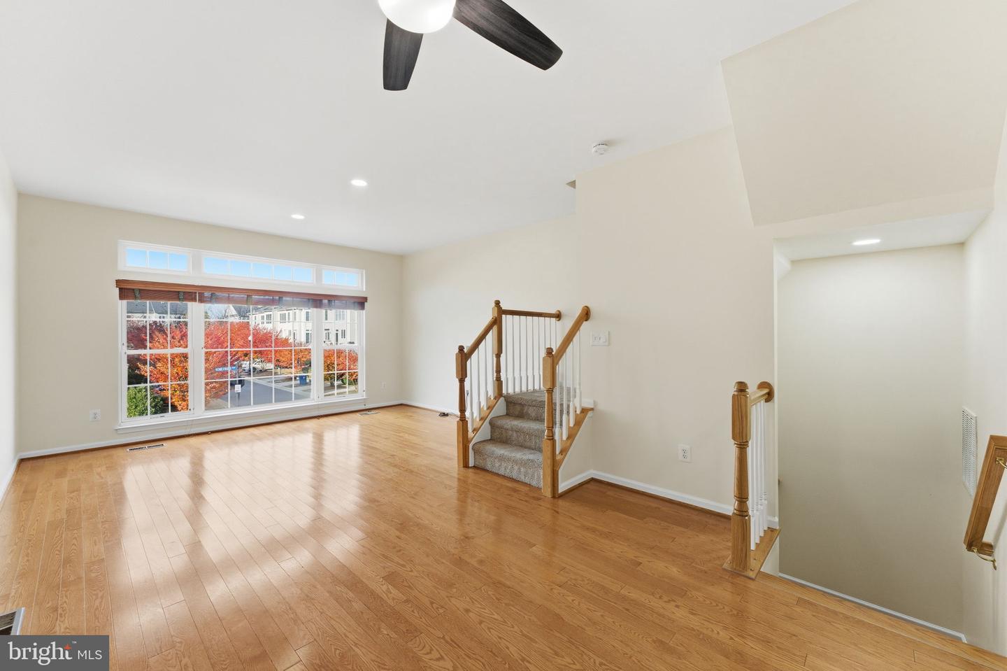 42643 HOMEFRONT TER, CHANTILLY, Virginia 20152, 3 Bedrooms Bedrooms, 3 Rooms Rooms,3 BathroomsBathrooms,Residential,For sale,42643 HOMEFRONT TER,VALO2110710 MLS # VALO2110710