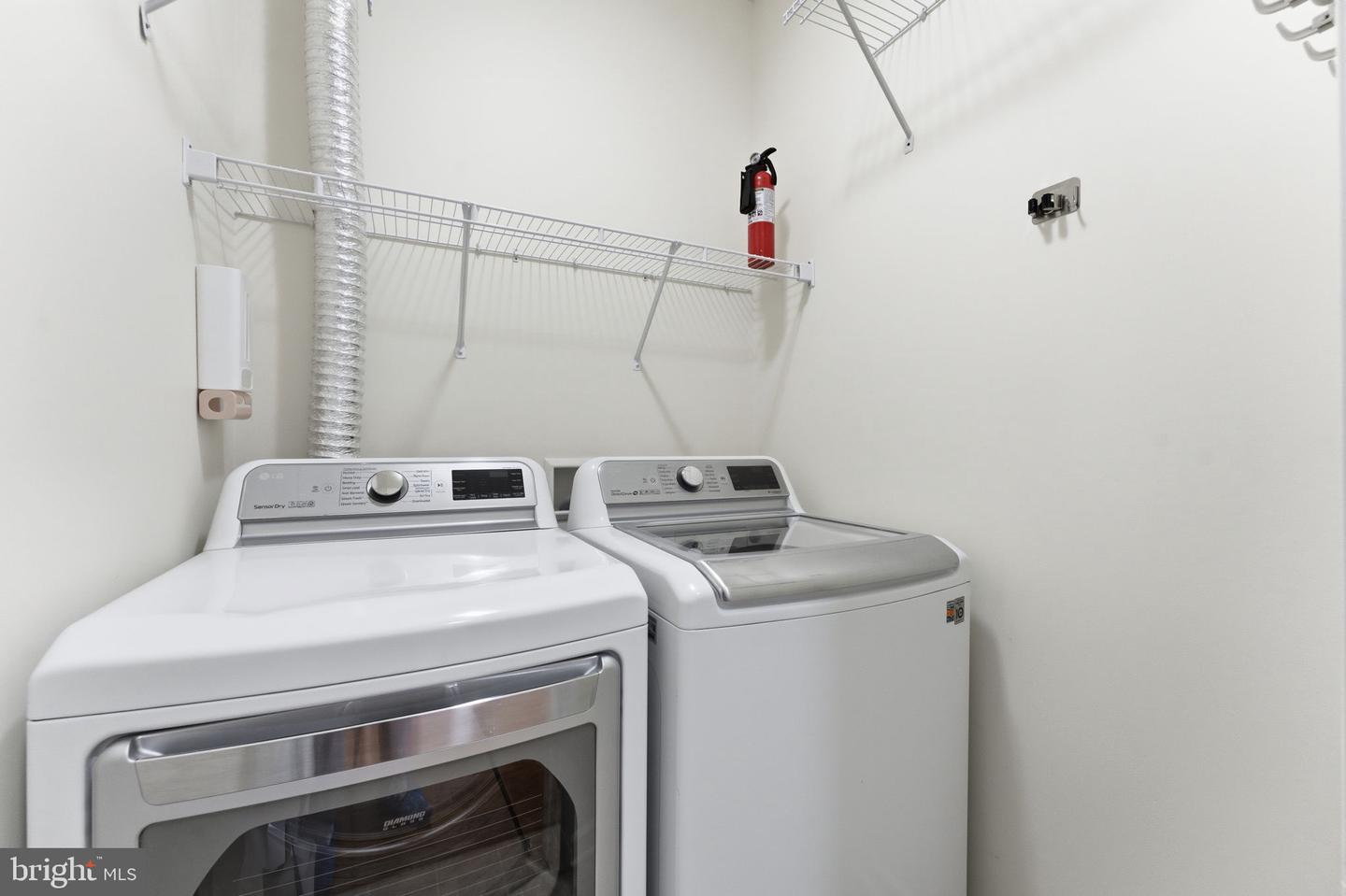 42643 HOMEFRONT TER, CHANTILLY, Virginia 20152, 3 Bedrooms Bedrooms, 3 Rooms Rooms,3 BathroomsBathrooms,Residential,For sale,42643 HOMEFRONT TER,VALO2110710 MLS # VALO2110710