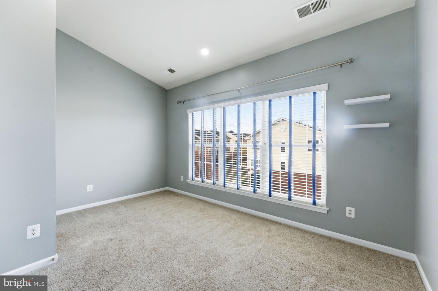 42643 HOMEFRONT TER, CHANTILLY, Virginia 20152, 3 Bedrooms Bedrooms, 3 Rooms Rooms,3 BathroomsBathrooms,Residential,For sale,42643 HOMEFRONT TER,VALO2110710 MLS # VALO2110710