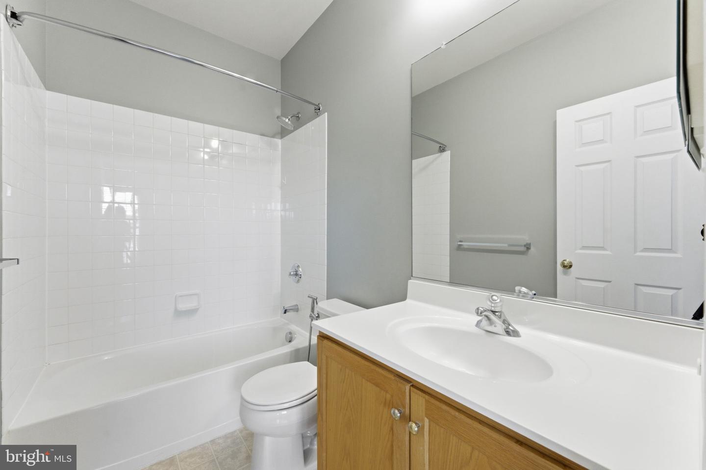 42643 HOMEFRONT TER, CHANTILLY, Virginia 20152, 3 Bedrooms Bedrooms, 3 Rooms Rooms,3 BathroomsBathrooms,Residential,For sale,42643 HOMEFRONT TER,VALO2110710 MLS # VALO2110710