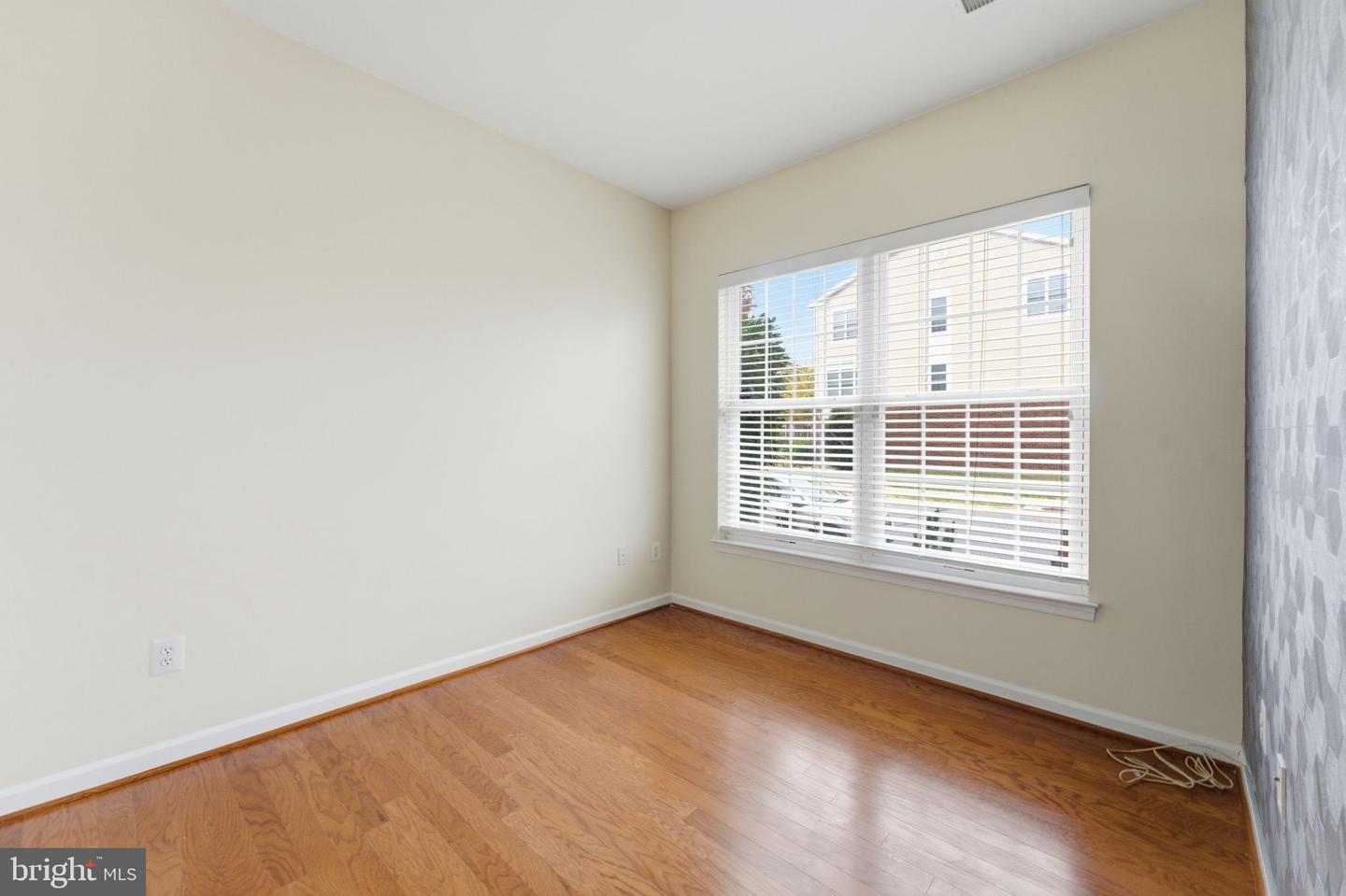 42643 HOMEFRONT TER, CHANTILLY, Virginia 20152, 3 Bedrooms Bedrooms, 3 Rooms Rooms,3 BathroomsBathrooms,Residential,For sale,42643 HOMEFRONT TER,VALO2110710 MLS # VALO2110710