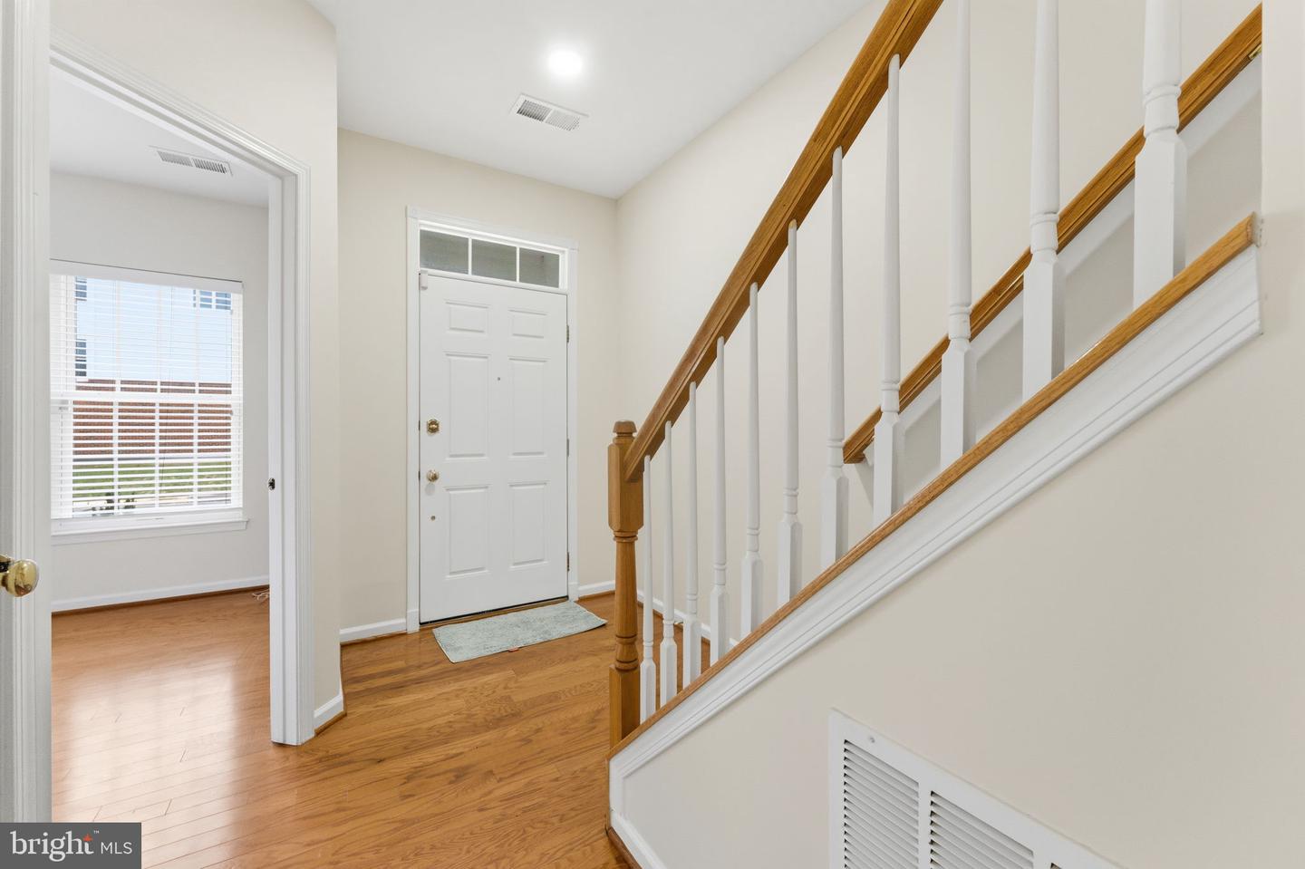 42643 HOMEFRONT TER, CHANTILLY, Virginia 20152, 3 Bedrooms Bedrooms, 3 Rooms Rooms,3 BathroomsBathrooms,Residential,For sale,42643 HOMEFRONT TER,VALO2110710 MLS # VALO2110710